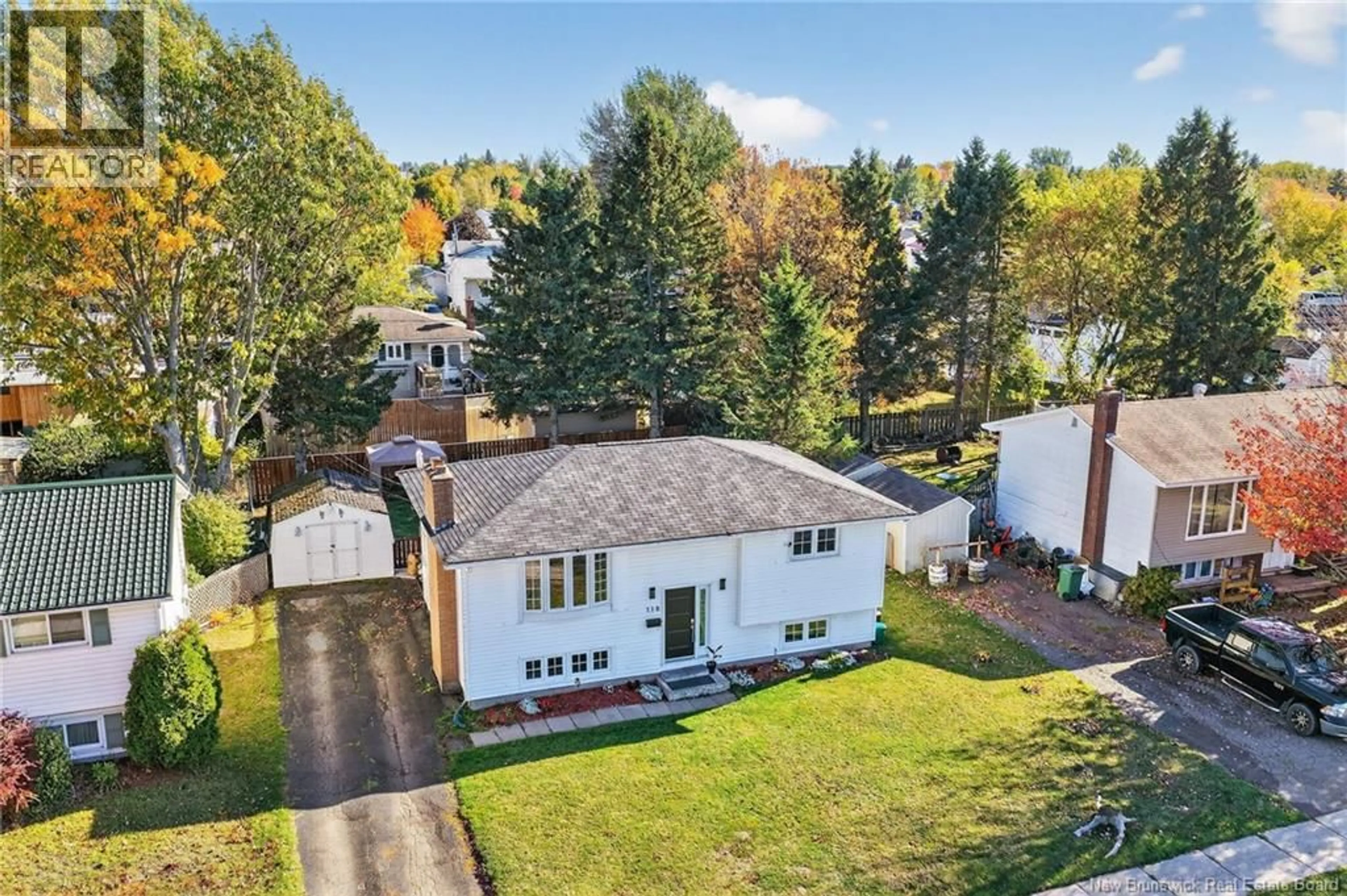 A pic from outside/outdoor area/front of a property/back of a property/a pic from drone, street for 118 KENDRA, Moncton New Brunswick E1C8Y1