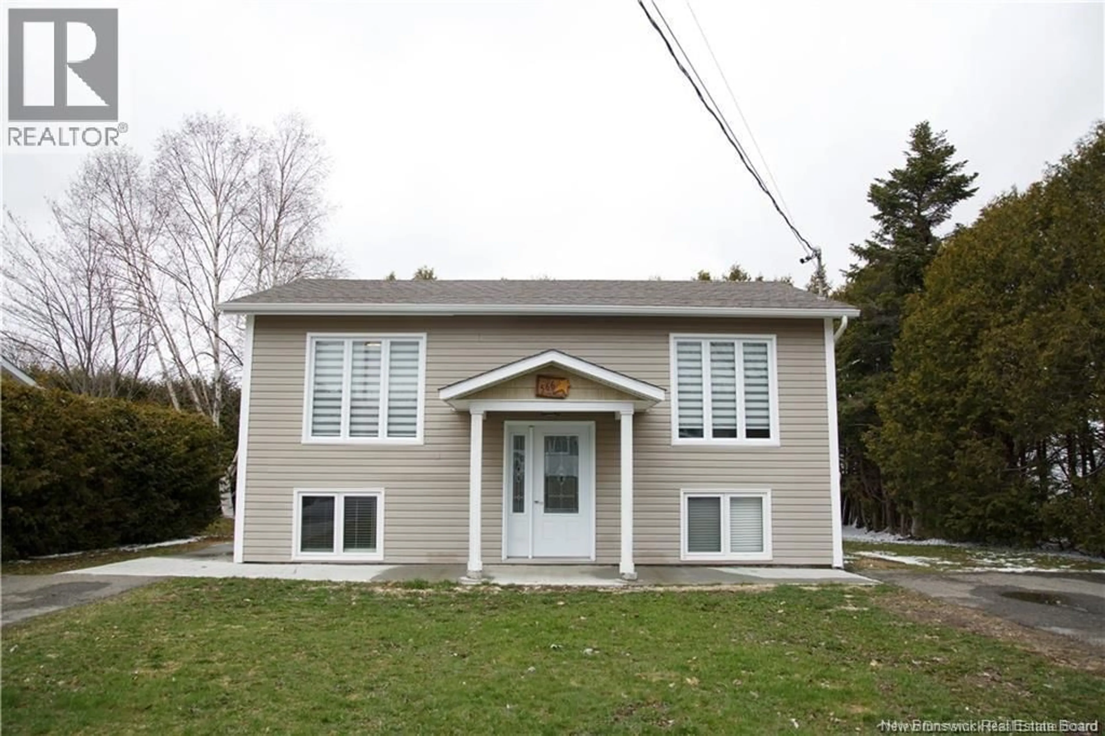 Home with vinyl exterior material, building for 566 POITRAS STREET, Grand-Sault/Grand Falls New Brunswick E3Z1B3