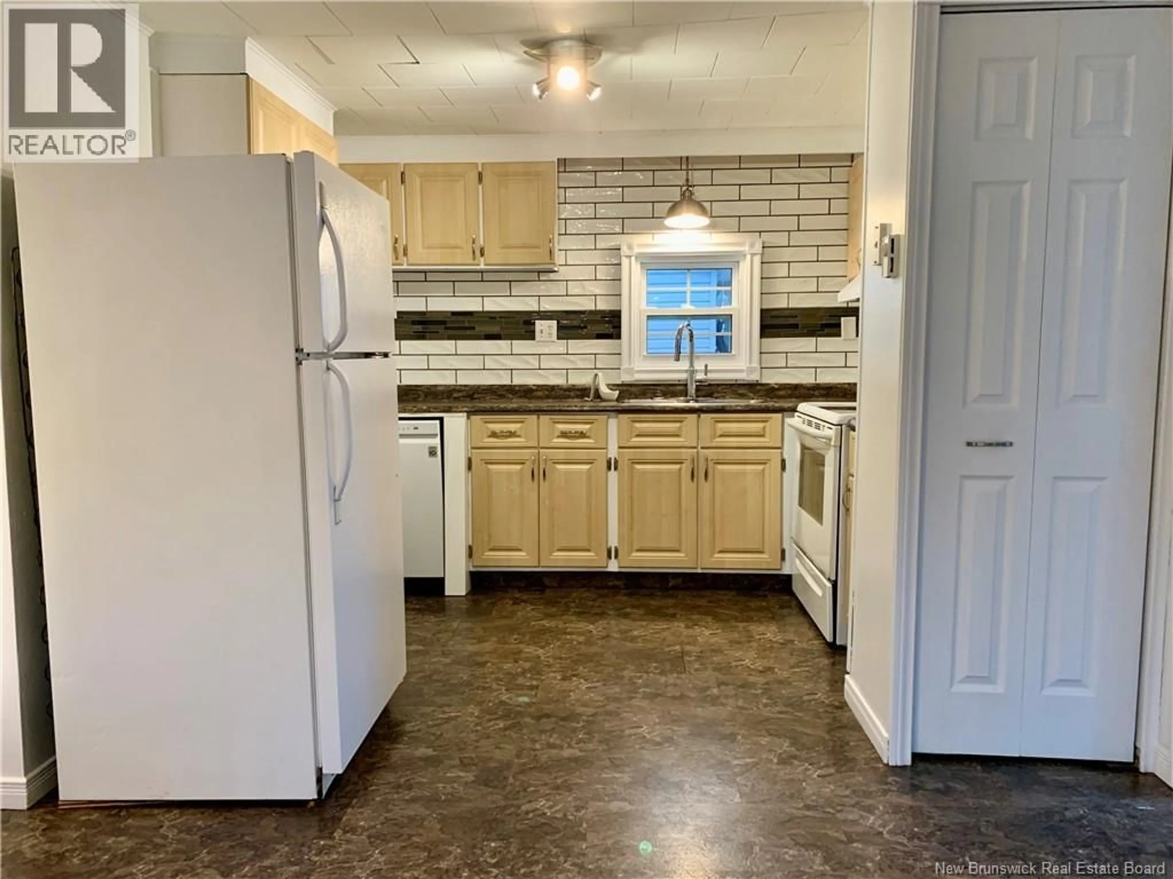 Standard kitchen, ceramic/tile floor for 14 MOUNTAIN VIEW, Campbellton New Brunswick E3N3K9