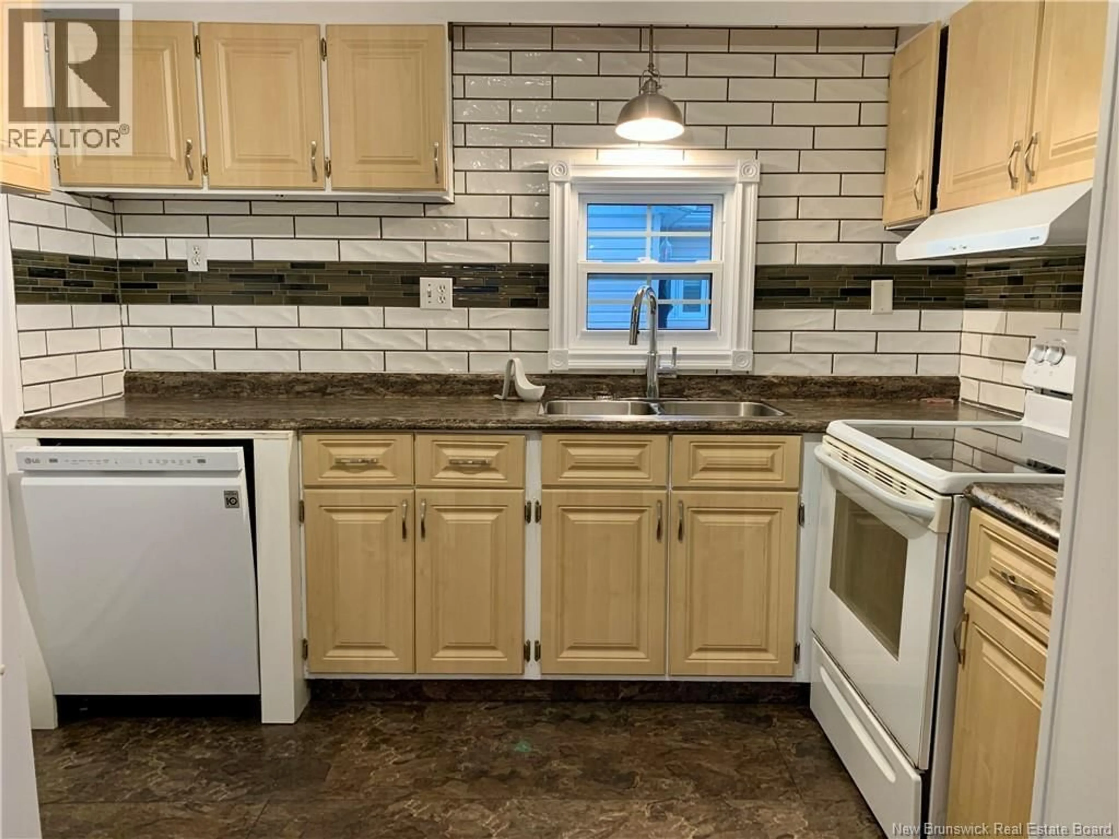 Standard kitchen, ceramic/tile floor for 14 MOUNTAIN VIEW, Campbellton New Brunswick E3N3K9