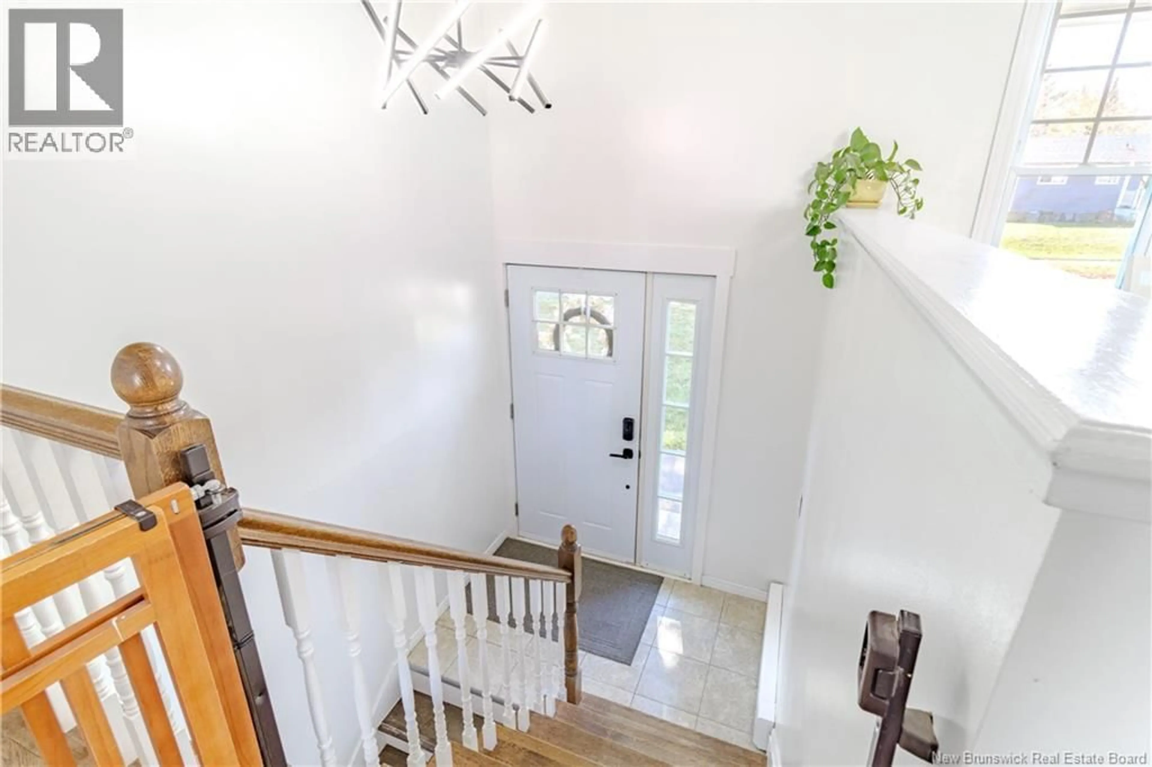 Indoor entryway for 594 BROAD STREET, Fredericton New Brunswick E3A2L8