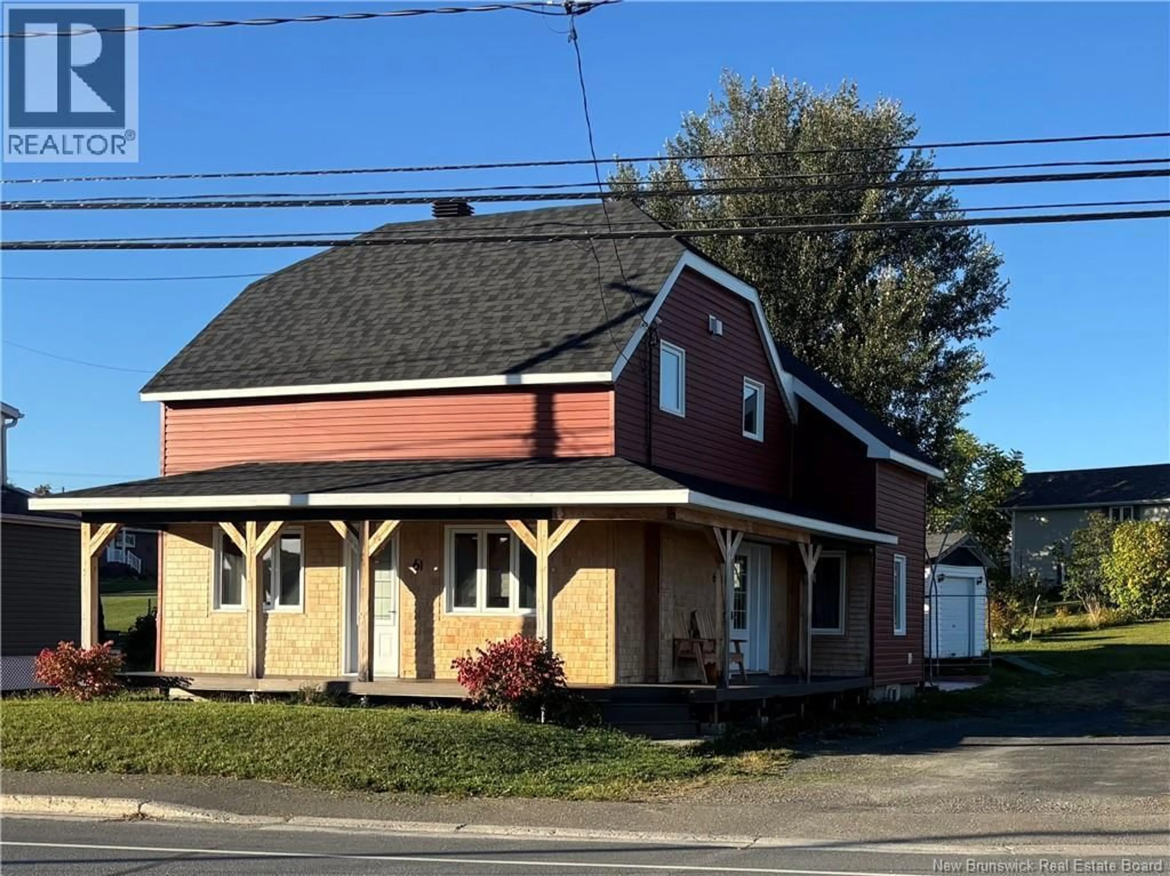 A pic from outside/outdoor area/front of a property/back of a property/a pic from drone, building for 61 PRINCIPALE, Sainte-Anne-De-Madawaska New Brunswick E7E1A6
