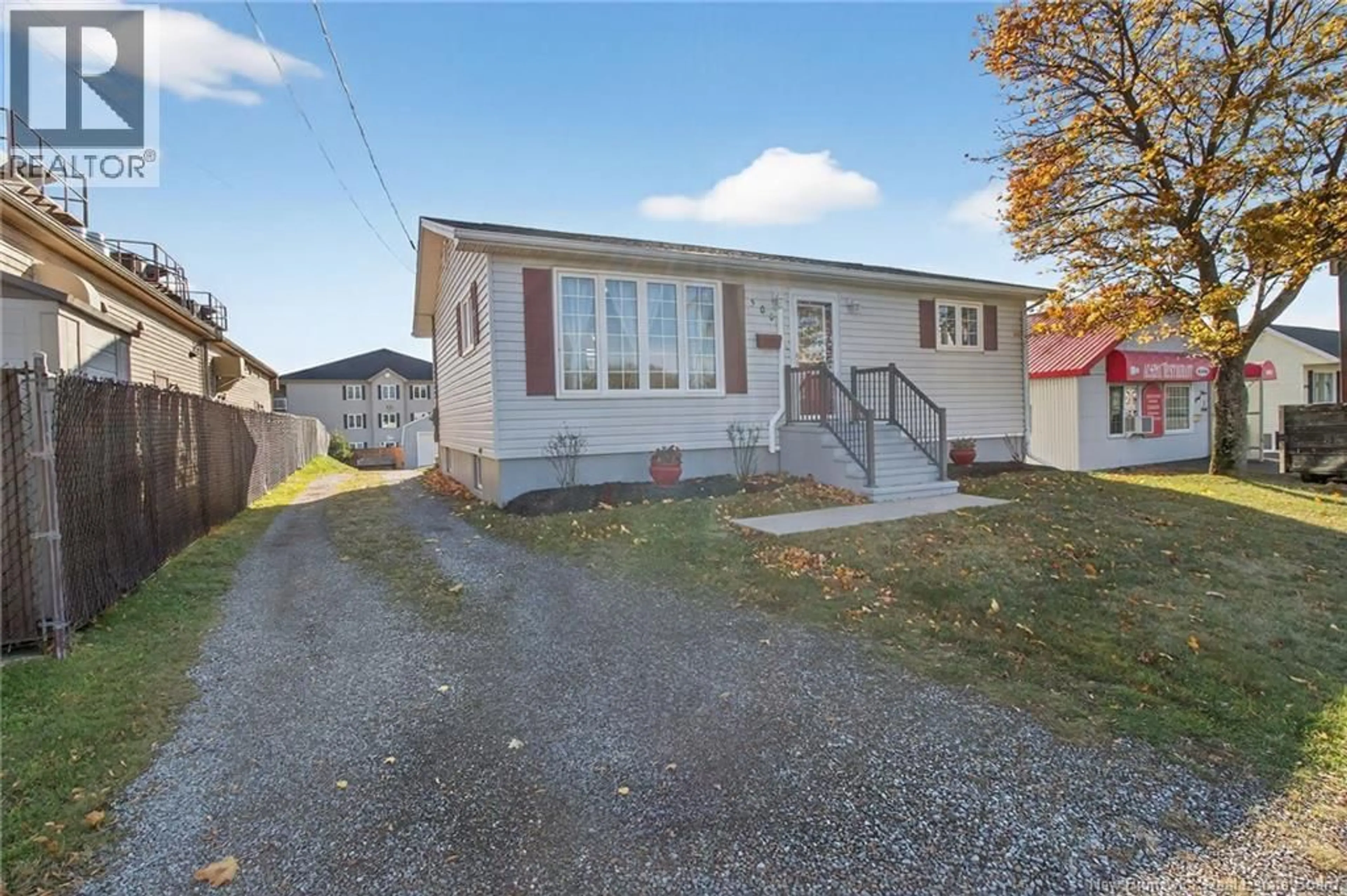 Unknown for 500 CHAMPLAIN, Dieppe New Brunswick E1A1P4