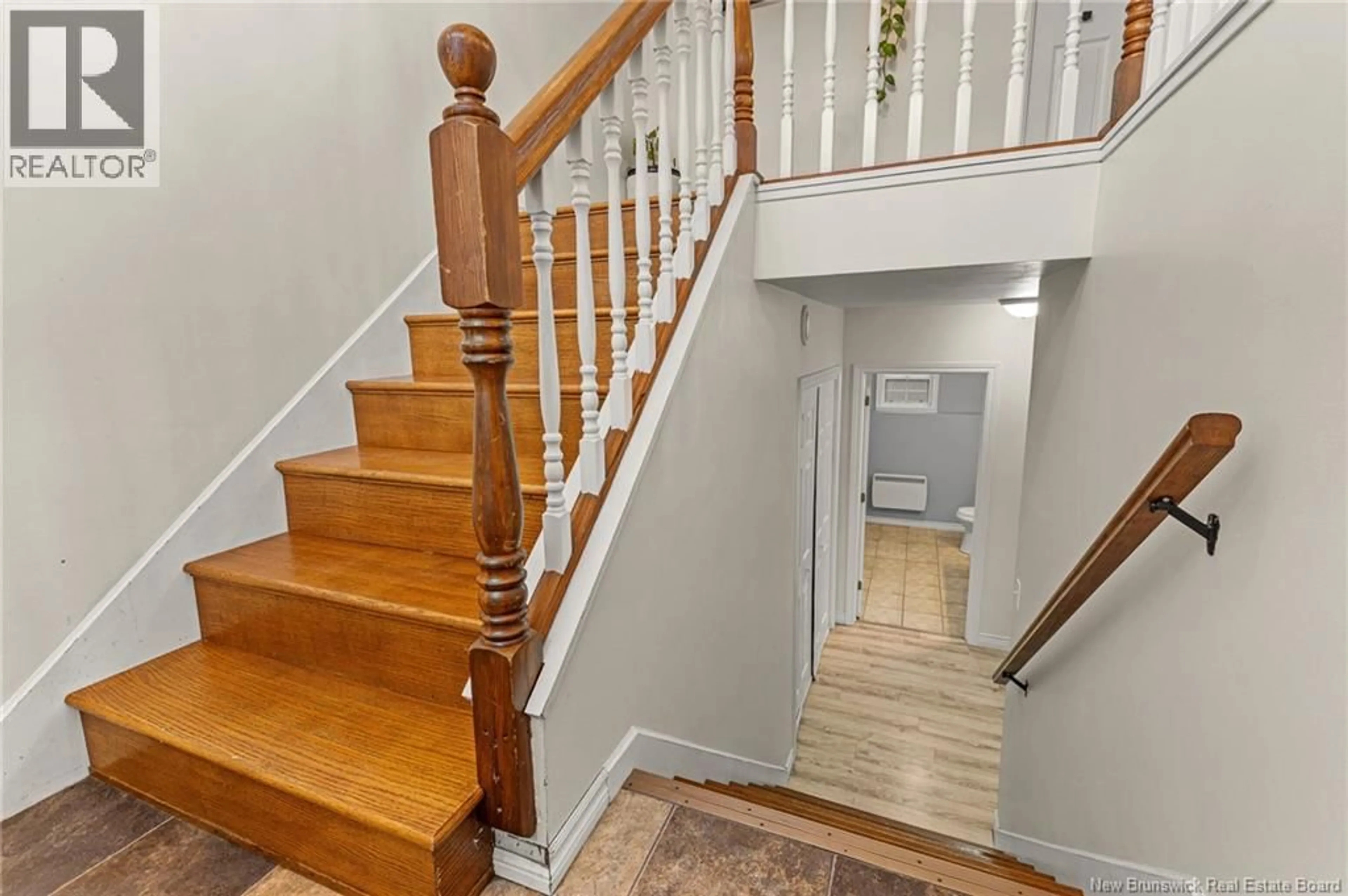 Stairs for 23 GLENVIEW COURT, Riverview New Brunswick E1B4X7