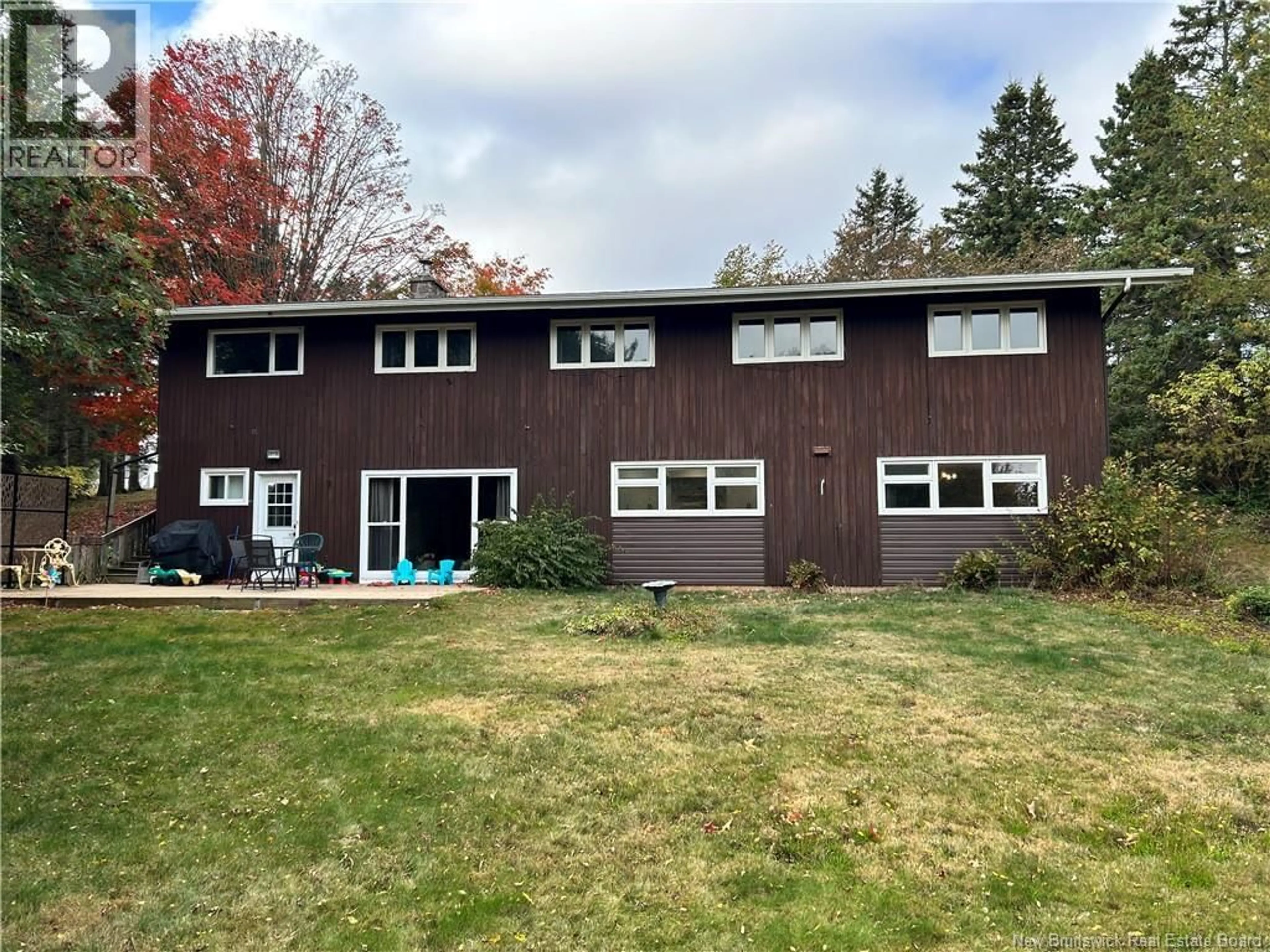 Home with vinyl exterior material, unknown for 281 MAIN STREET, Middle Sackville New Brunswick E4L4B5