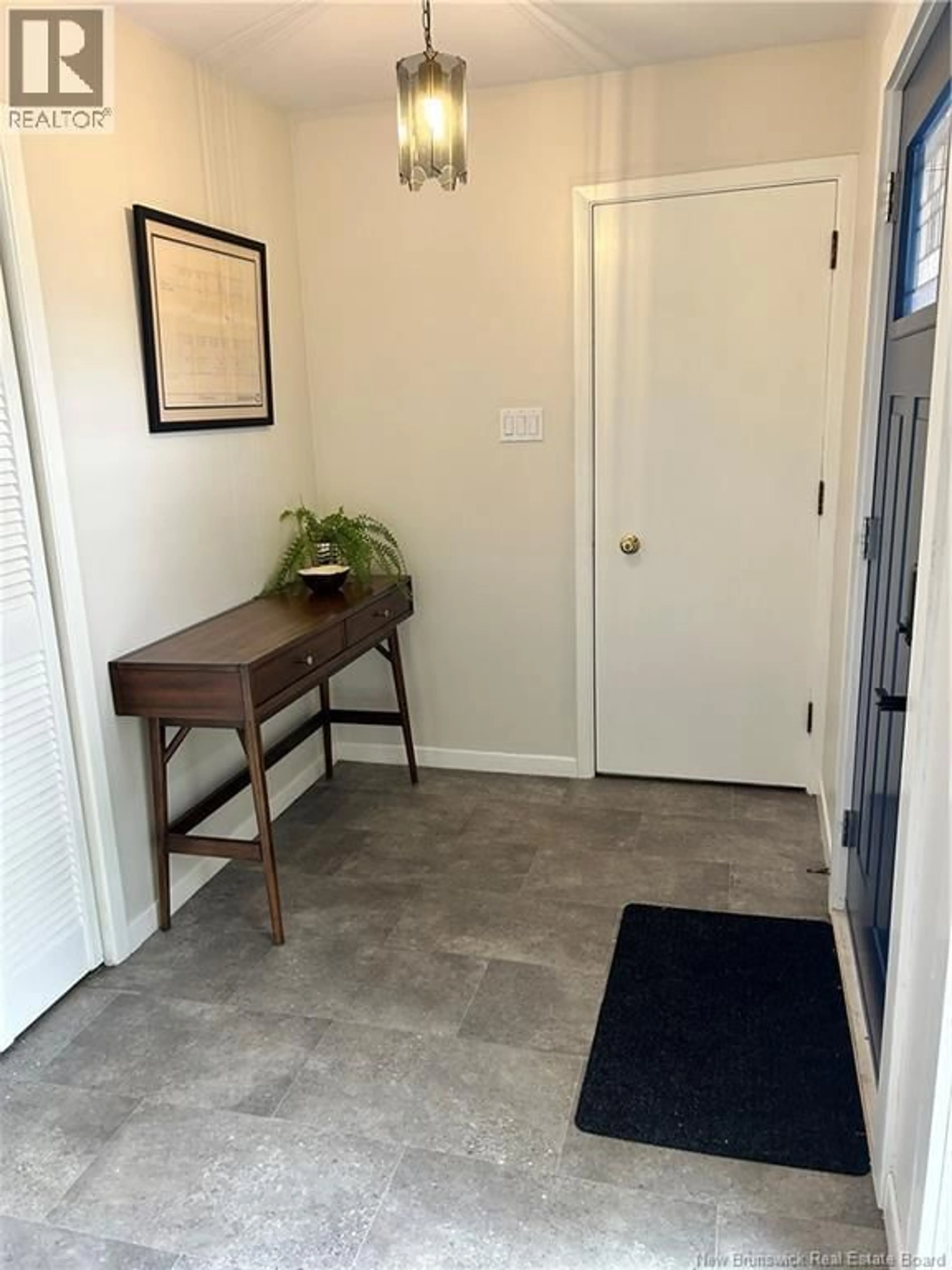 Indoor entryway for 281 MAIN STREET, Middle Sackville New Brunswick E4L4B5