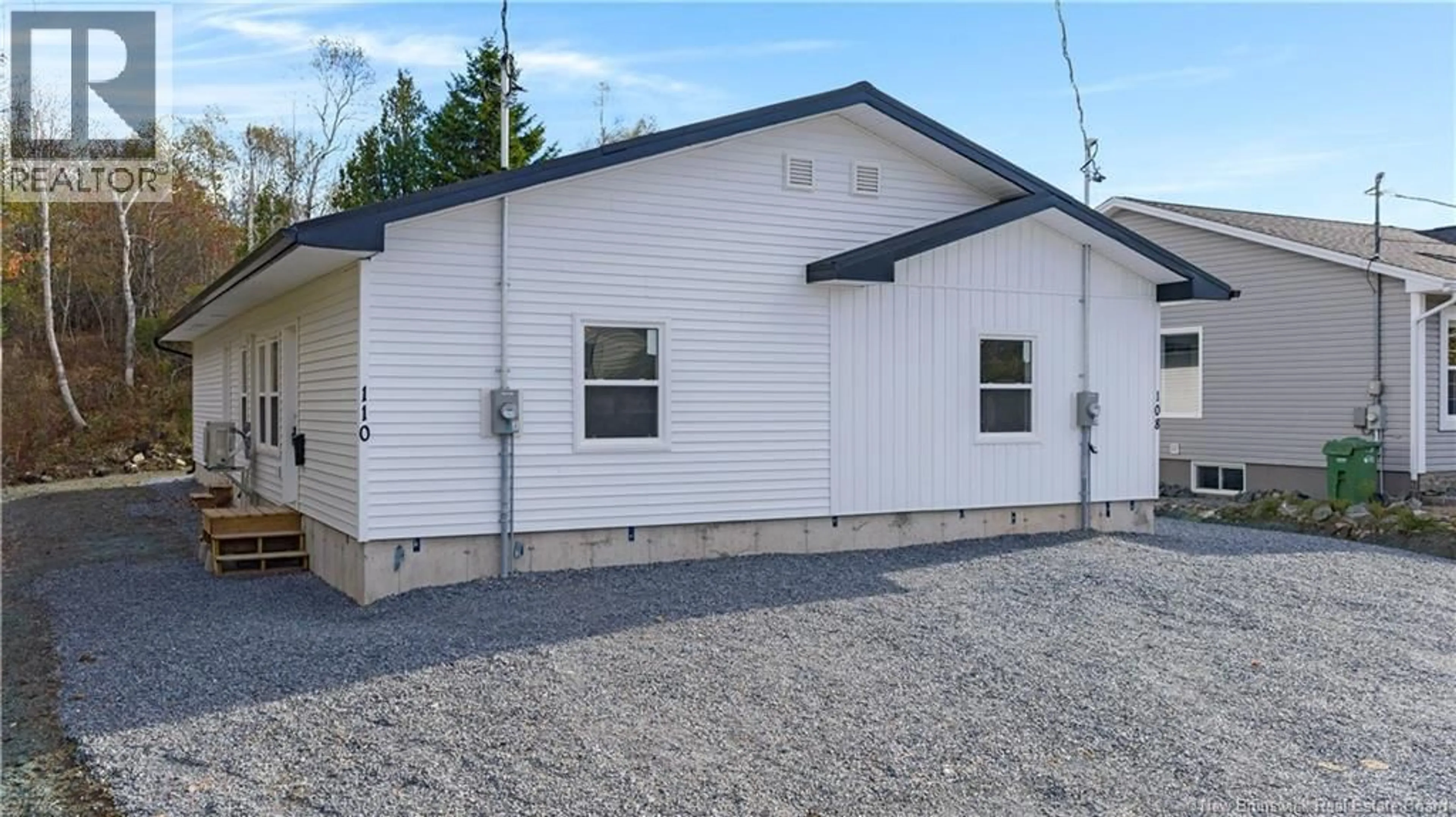 Home with vinyl exterior material, building for 110 THORNBROUGH STREET, Saint John New Brunswick E2K3P6