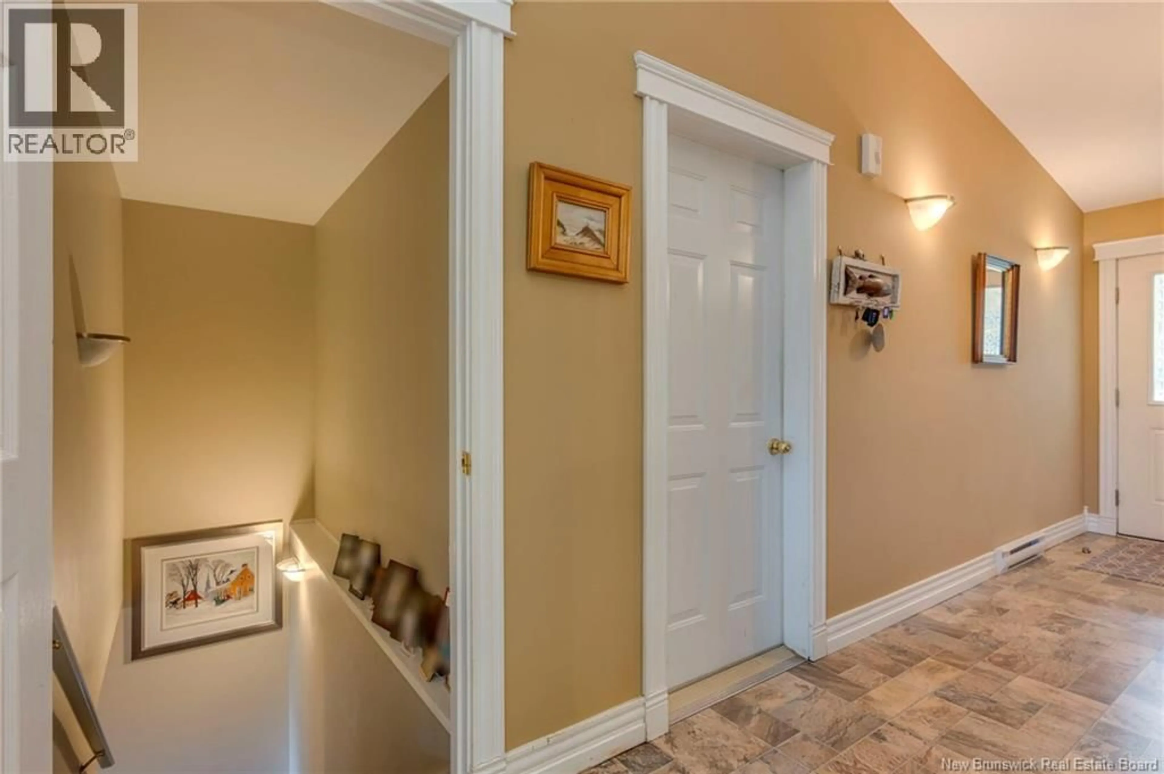 Indoor entryway for 8 MERRITT HILL ROAD, Quispamsis New Brunswick E2E6A1