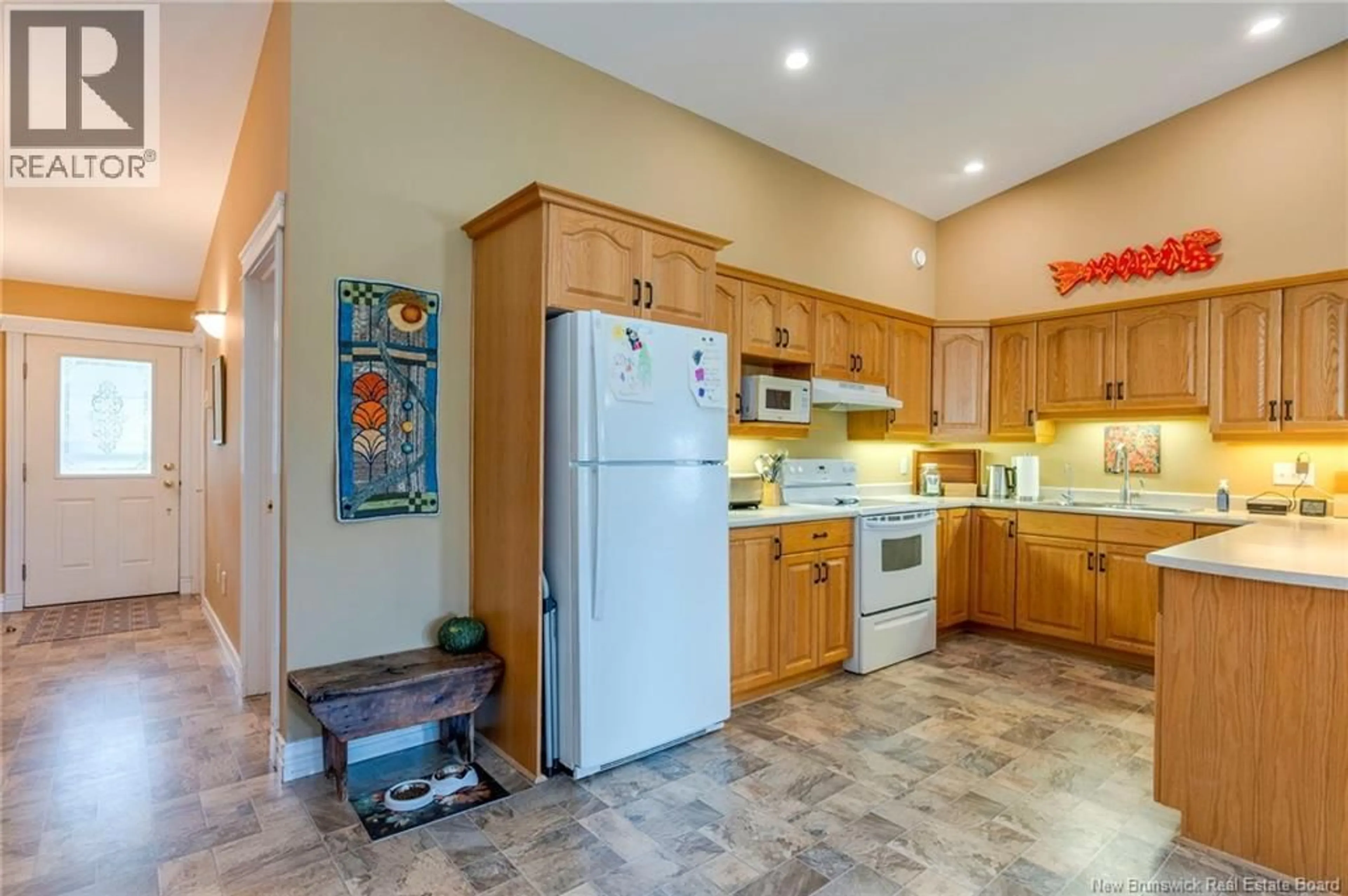Open concept kitchen, ceramic/tile floor for 8 MERRITT HILL ROAD, Quispamsis New Brunswick E2E6A1