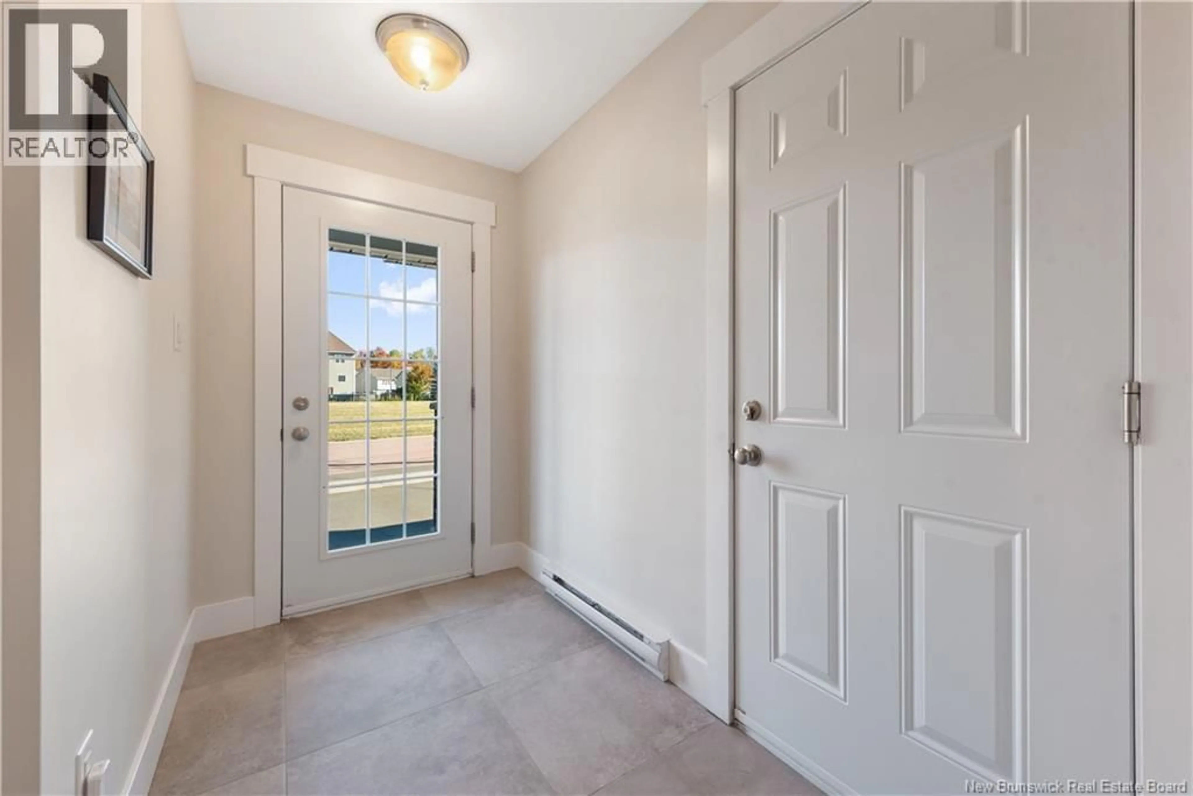 Indoor entryway for 194 DOLBEAU STREET, Dieppe New Brunswick E1A8Y4