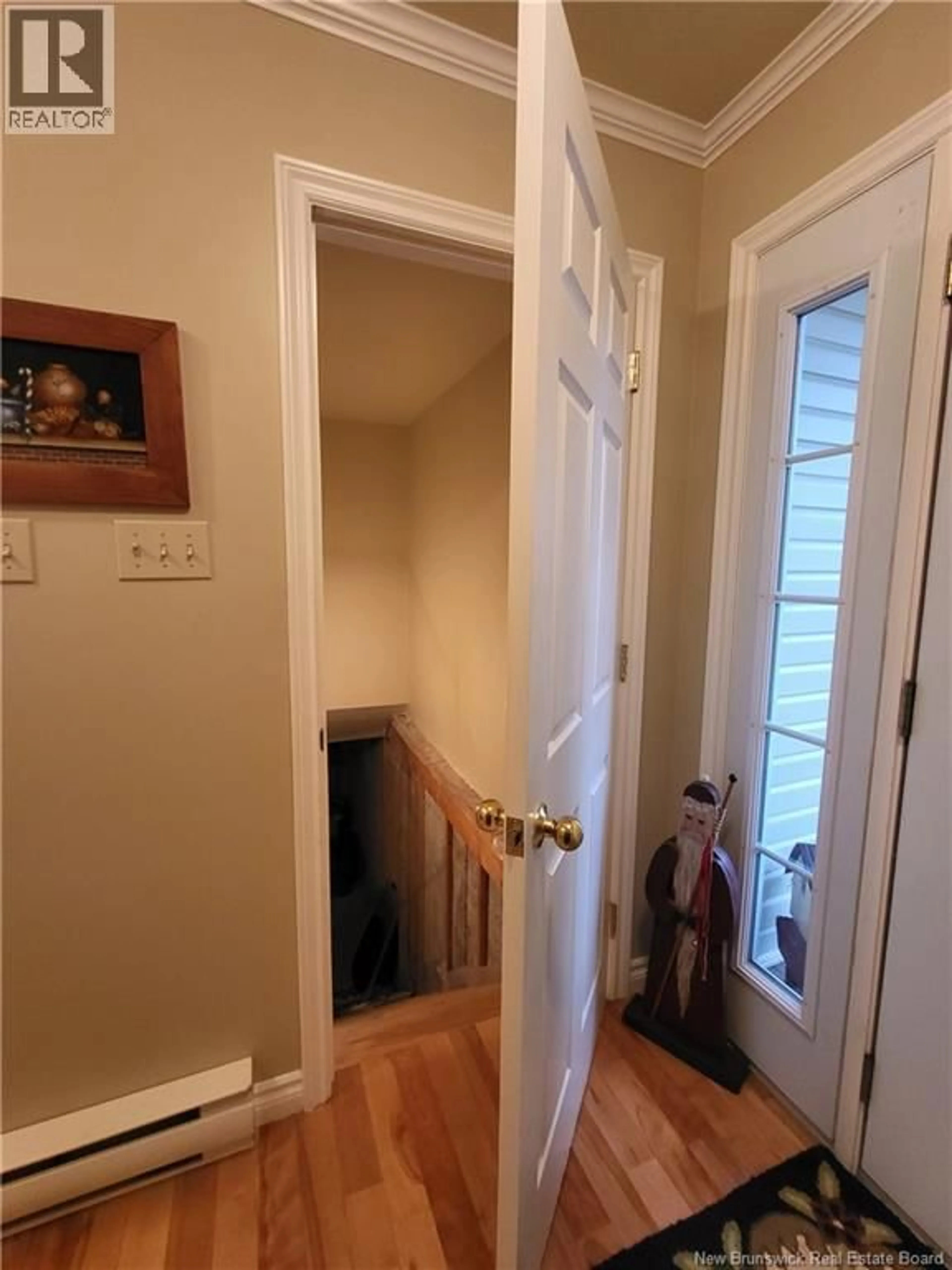 Indoor entryway for 7 VALENTINE BOULEVARD, Saint John New Brunswick E2M5G9
