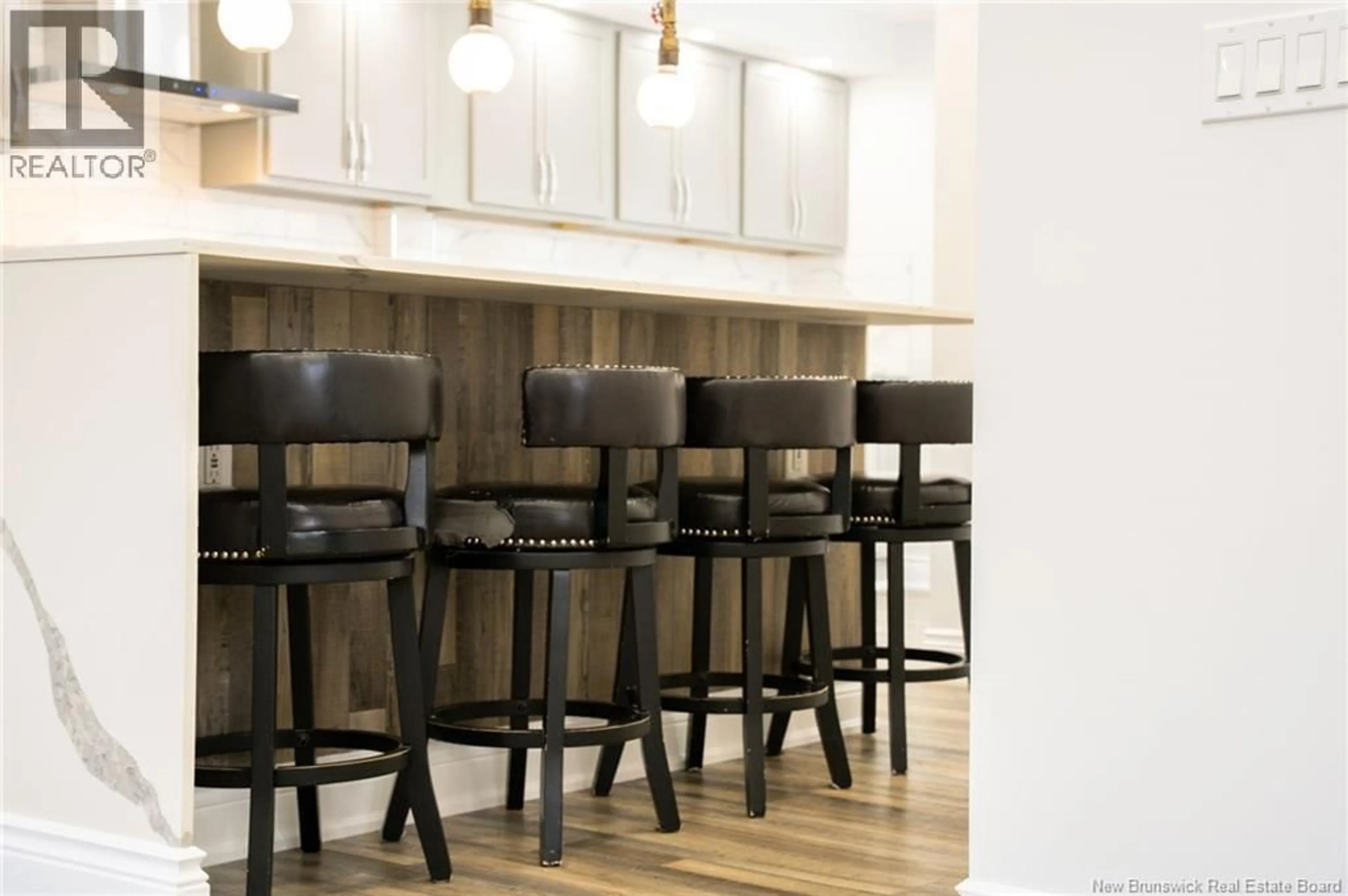 Contemporary kitchen, wood/laminate floor for 2398 LOCH LOMOND ROAD, Saint John New Brunswick E2N1A4