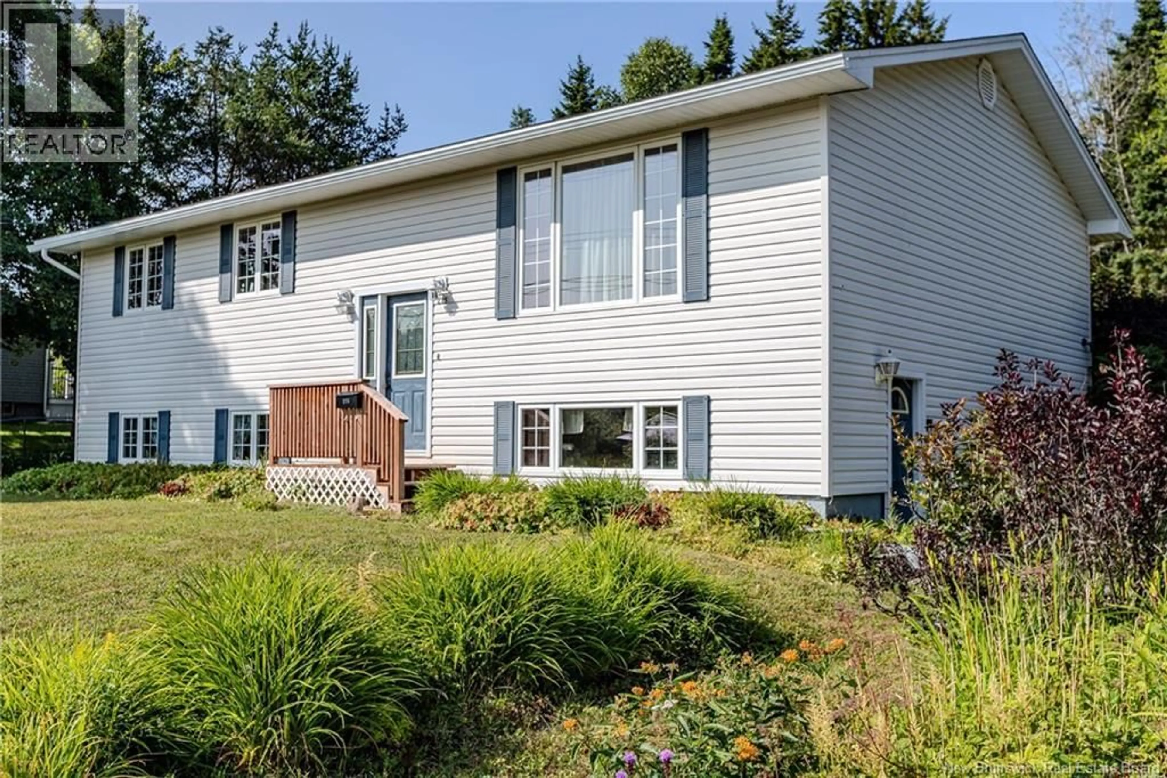 Home with vinyl exterior material, street for 275 LAKEVIEW DRIVE, Saint John New Brunswick E2J3M8