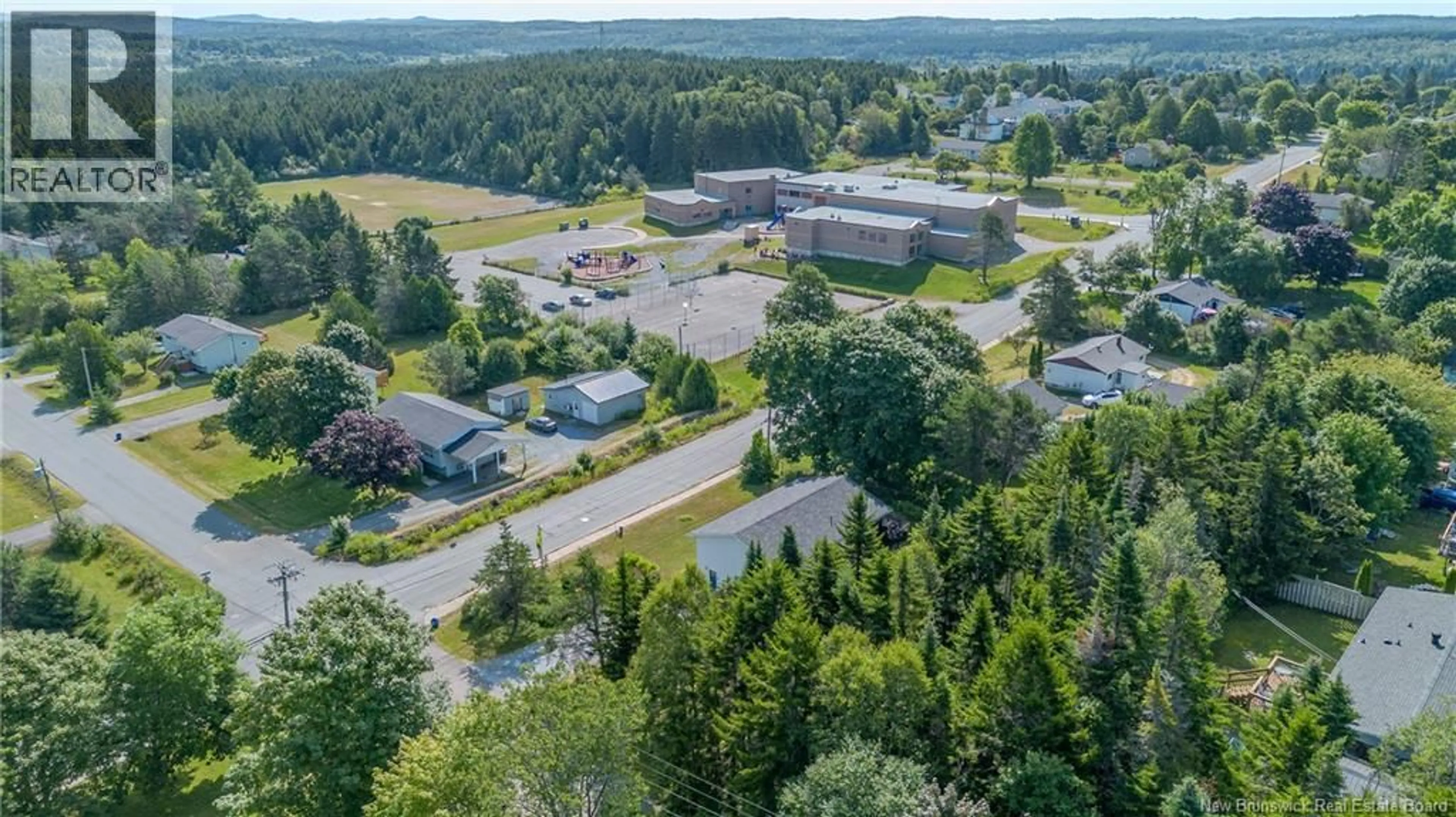 A pic from outside/outdoor area/front of a property/back of a property/a pic from drone, unknown for 275 LAKEVIEW DRIVE, Saint John New Brunswick E2J3M8