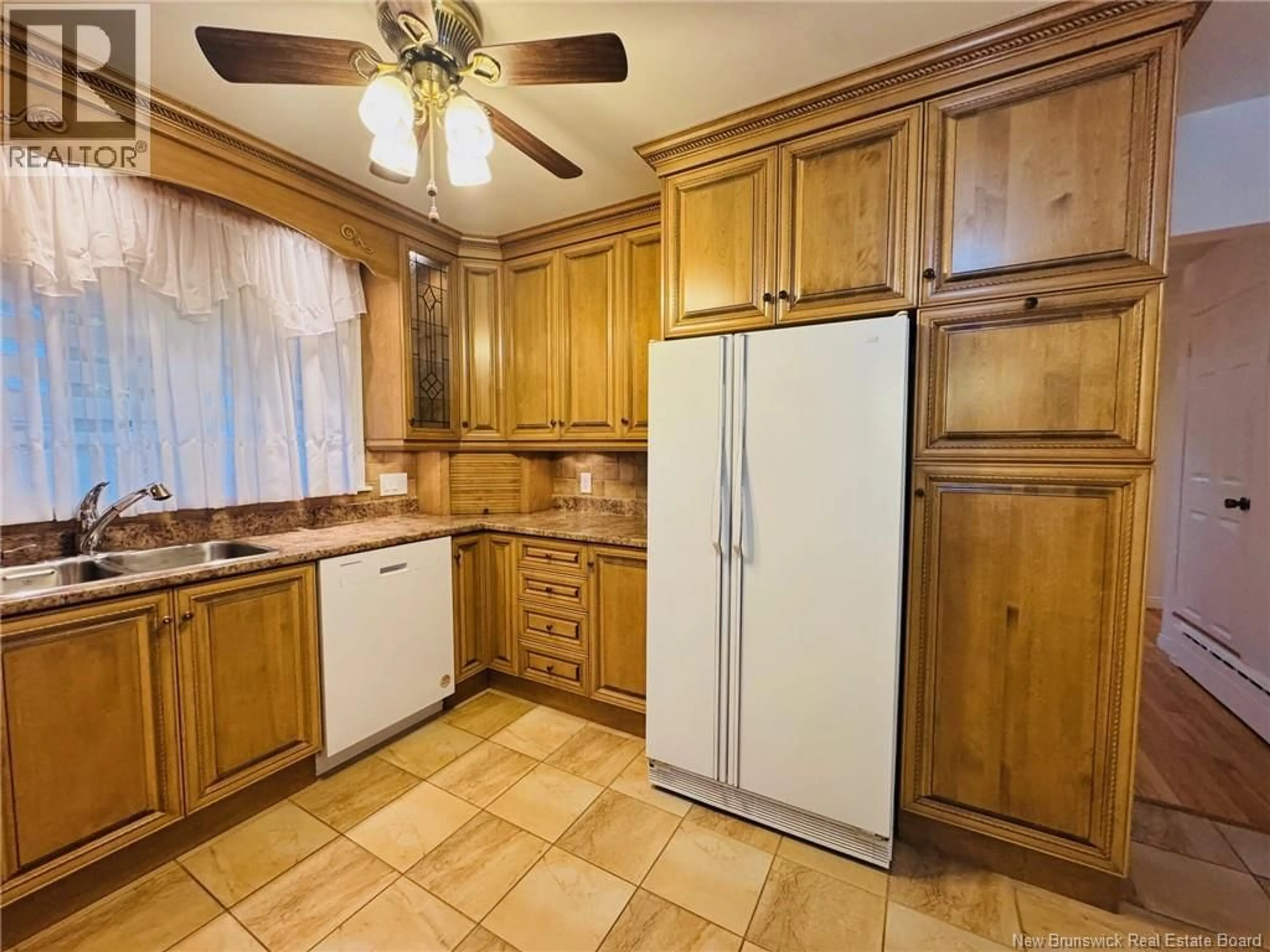 Standard kitchen, ceramic/tile floor for 1 WELLINGTON STREET, Campbellton New Brunswick E3N1G1