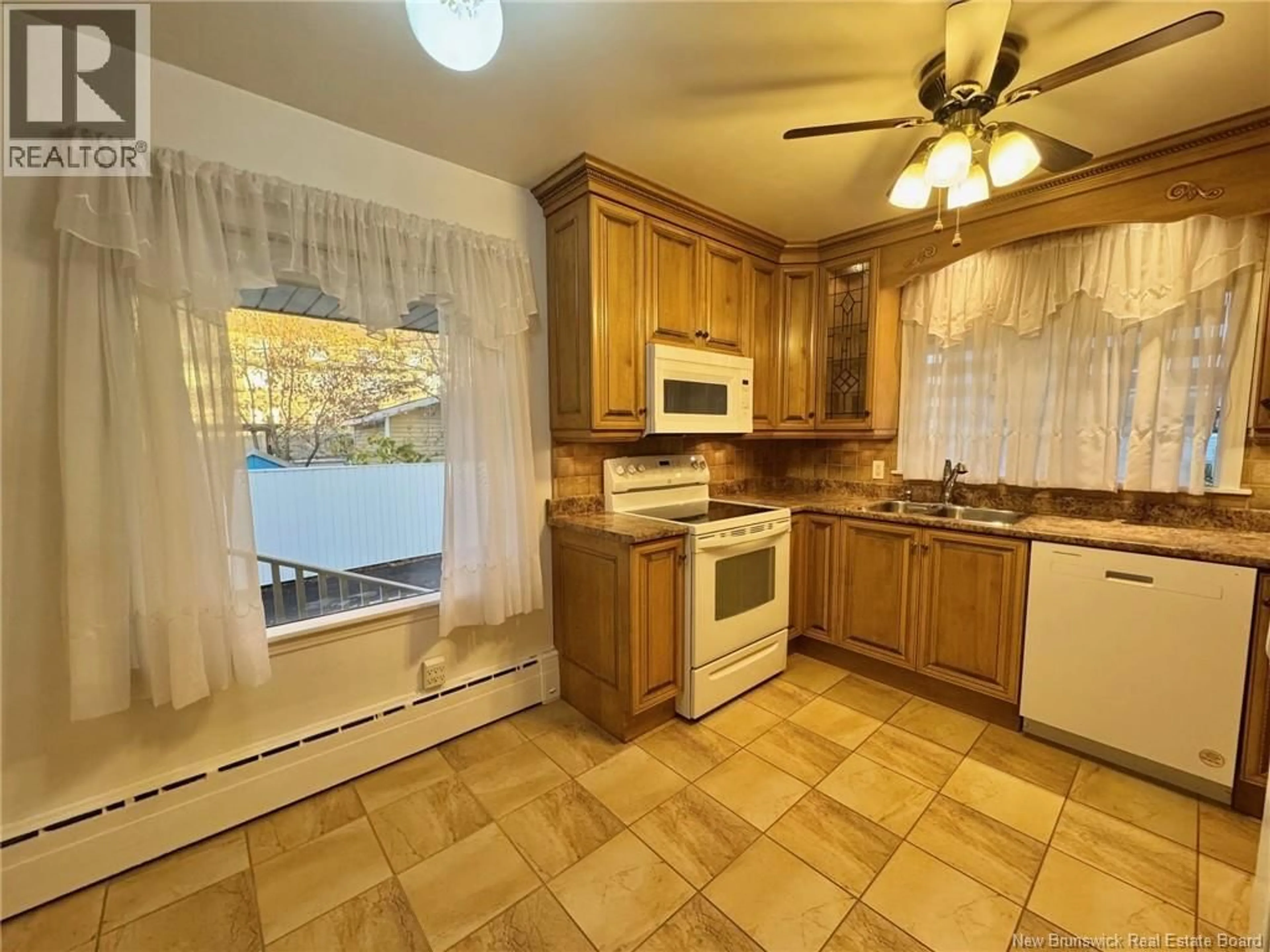 Standard kitchen, ceramic/tile floor for 1 WELLINGTON STREET, Campbellton New Brunswick E3N1G1
