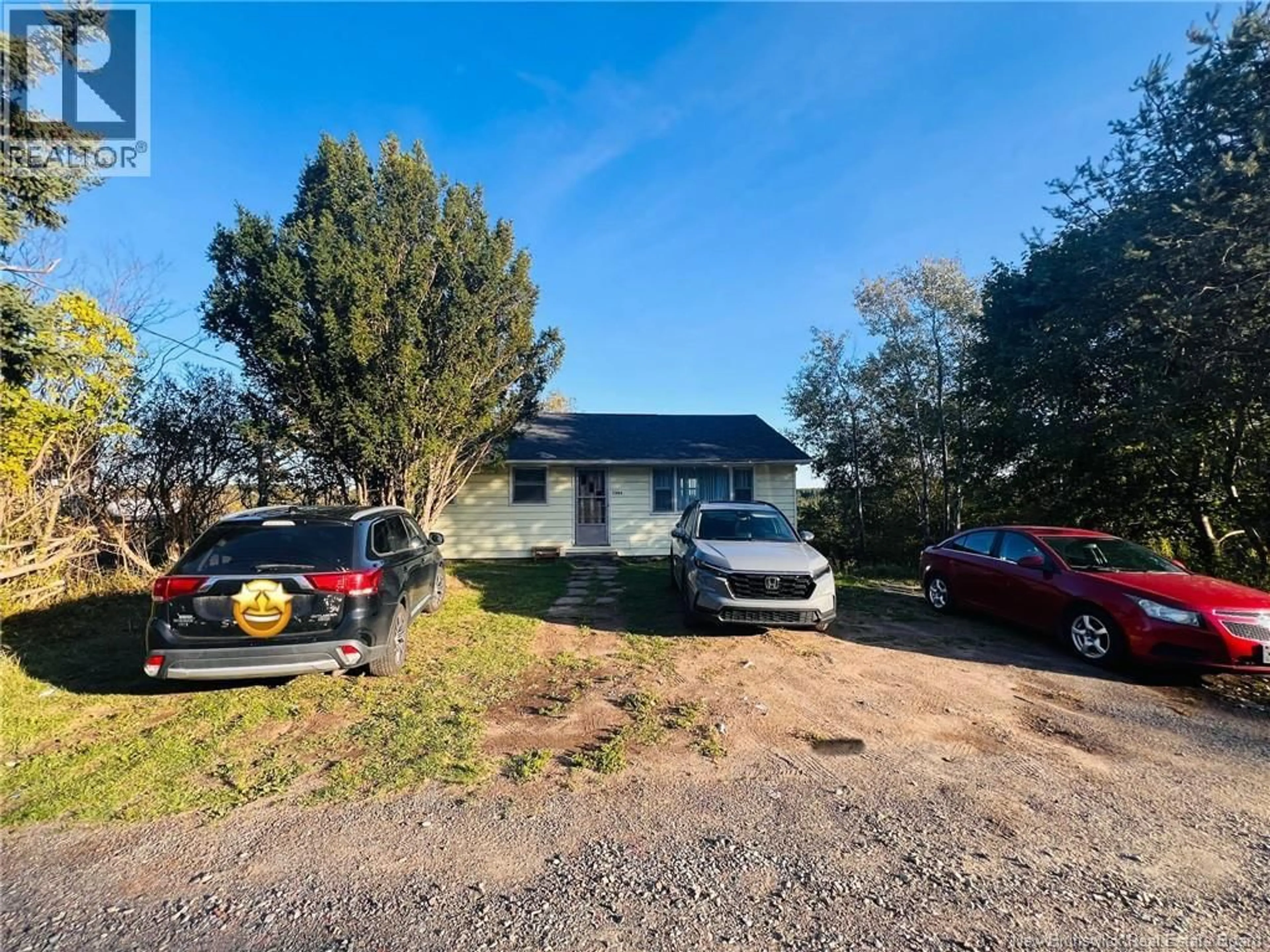 A pic from outside/outdoor area/front of a property/back of a property/a pic from drone, street for 1365 SANDY POINT ROAD, Saint John New Brunswick E2K5E6