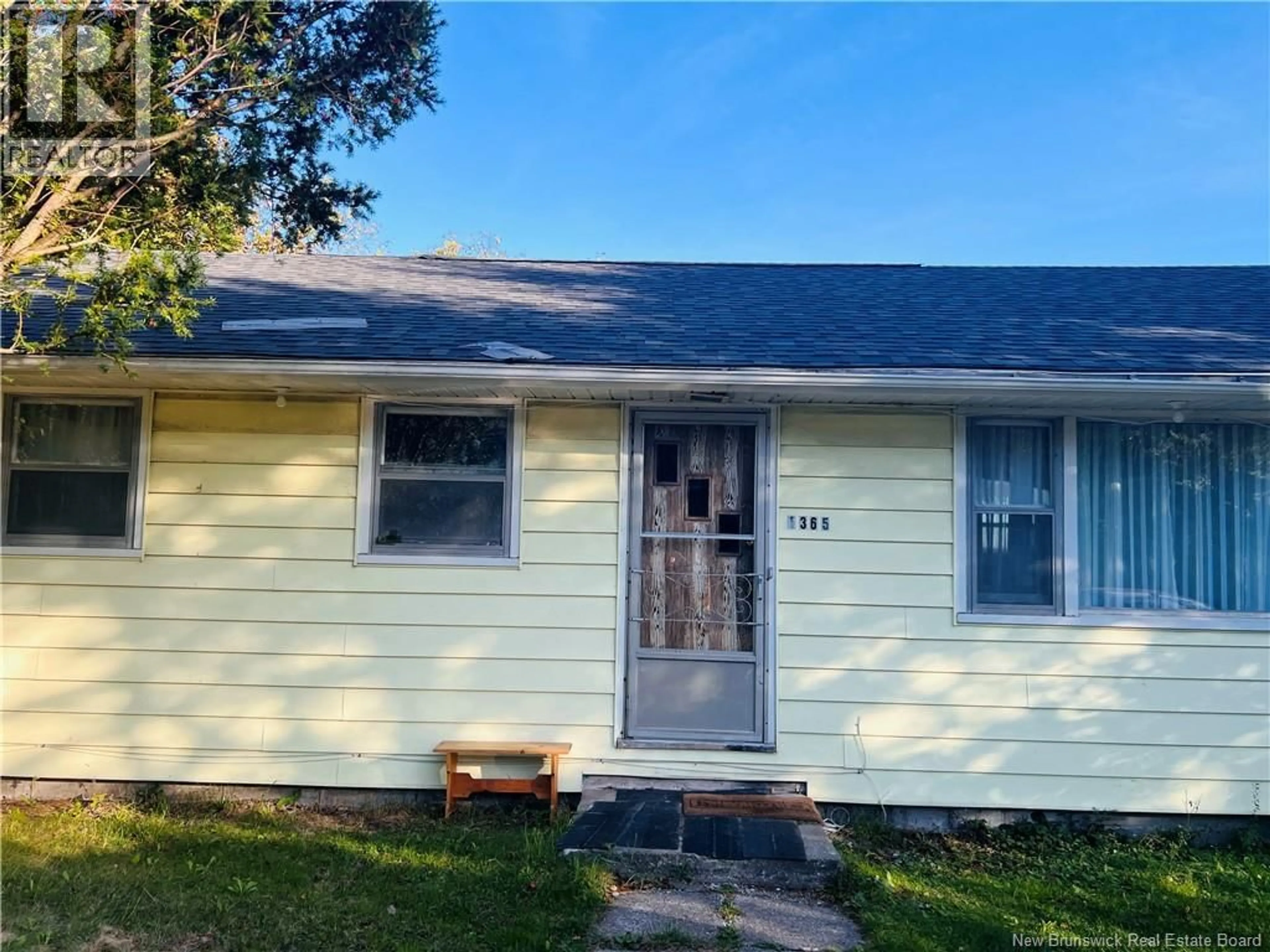 Home with vinyl exterior material, street for 1365 SANDY POINT ROAD, Saint John New Brunswick E2K5E6