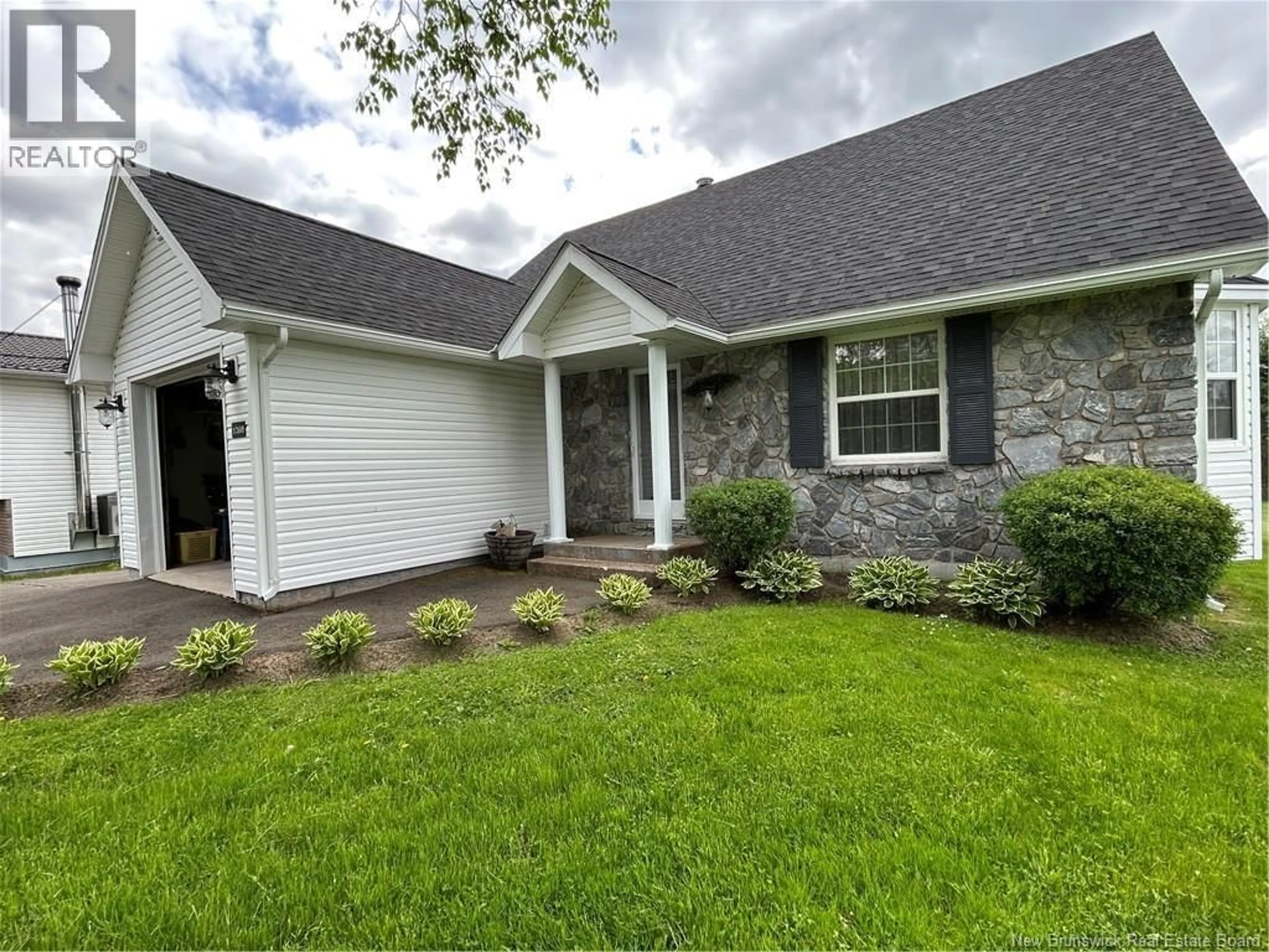 Home with vinyl exterior material, street for 1268 ELMWOOD, Moncton New Brunswick E1H2H2