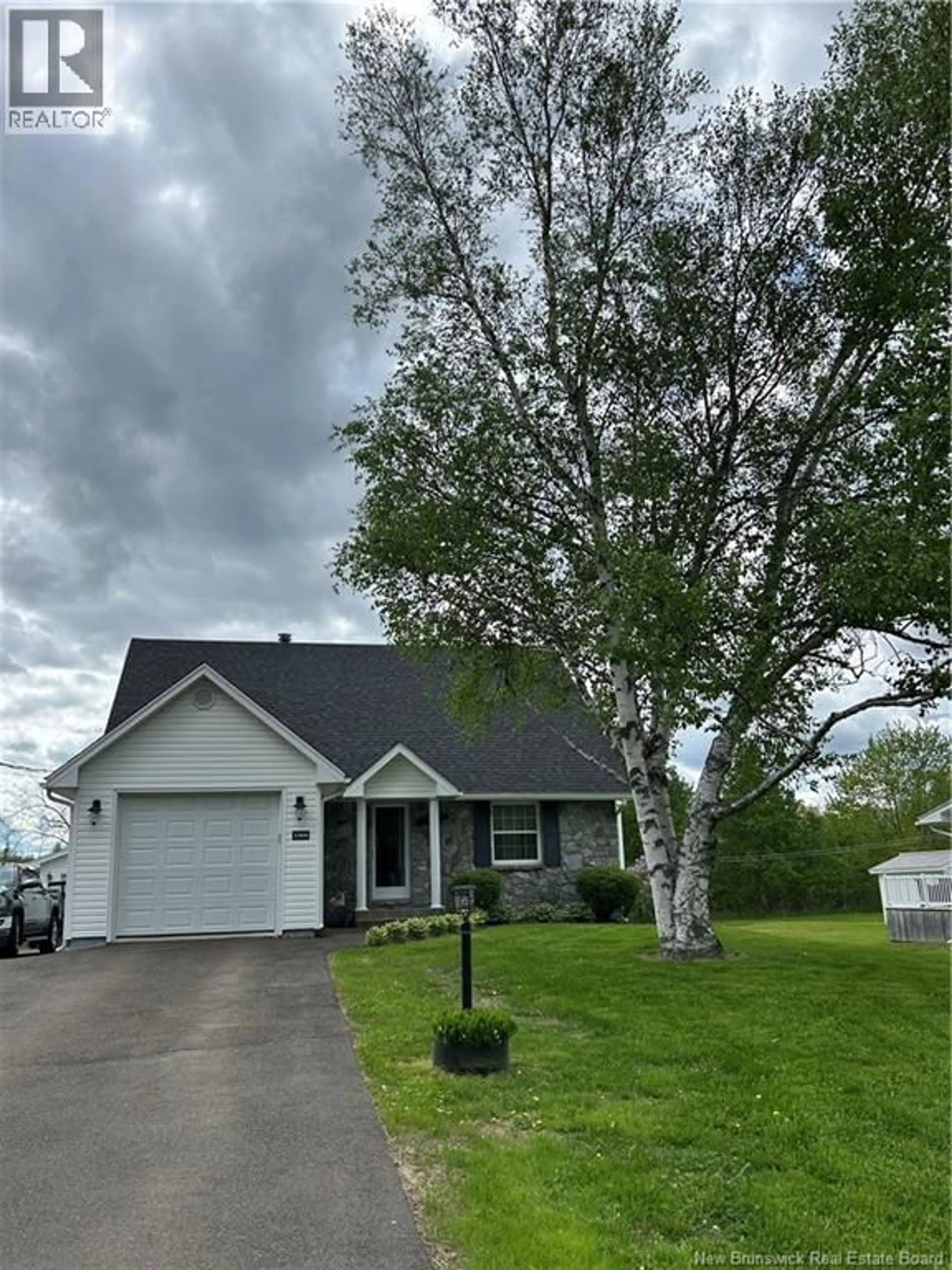 Home with vinyl exterior material, street for 1268 ELMWOOD, Moncton New Brunswick E1H2H2