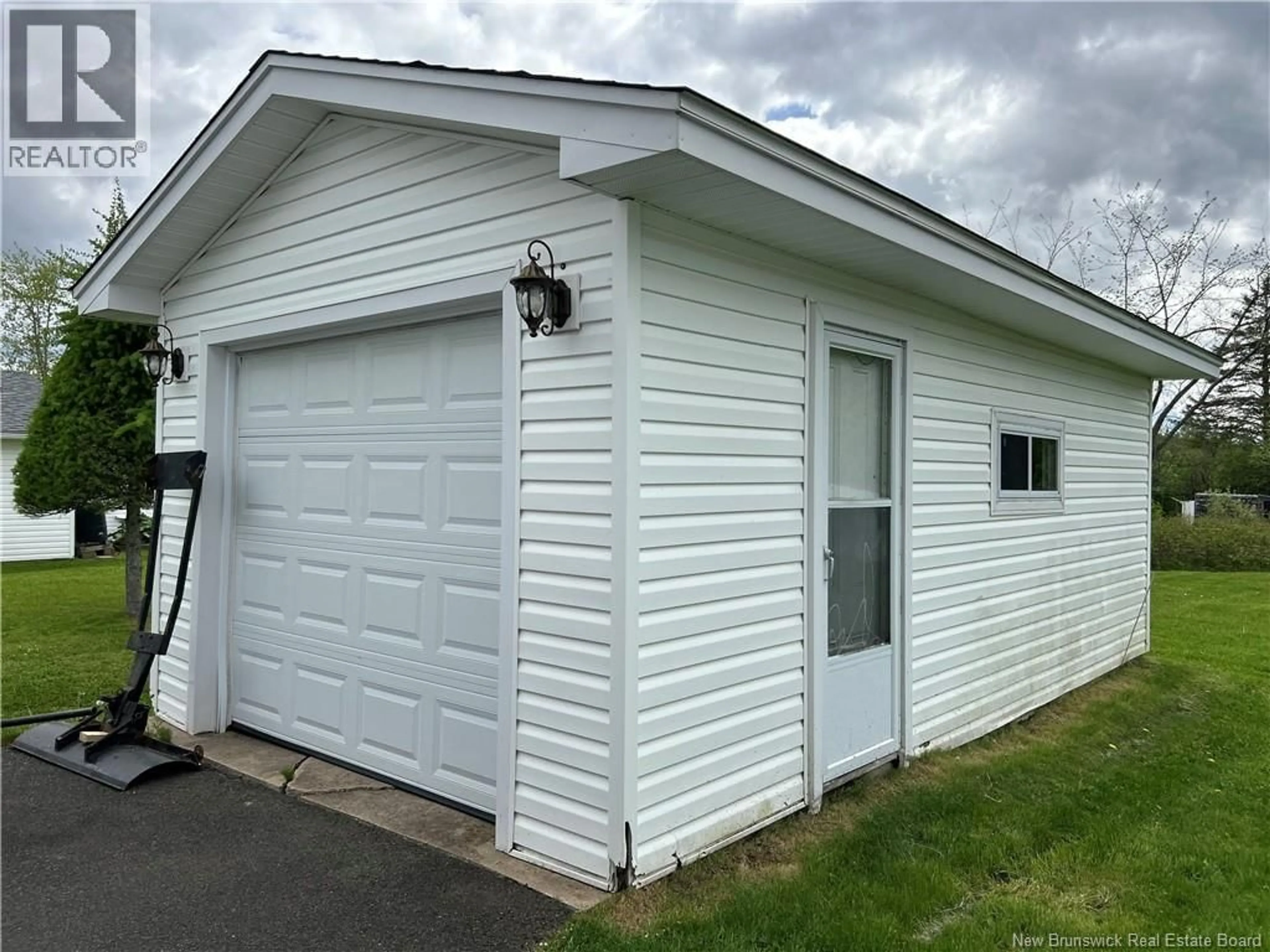 Unknown for 1268 ELMWOOD, Moncton New Brunswick E1H2H2