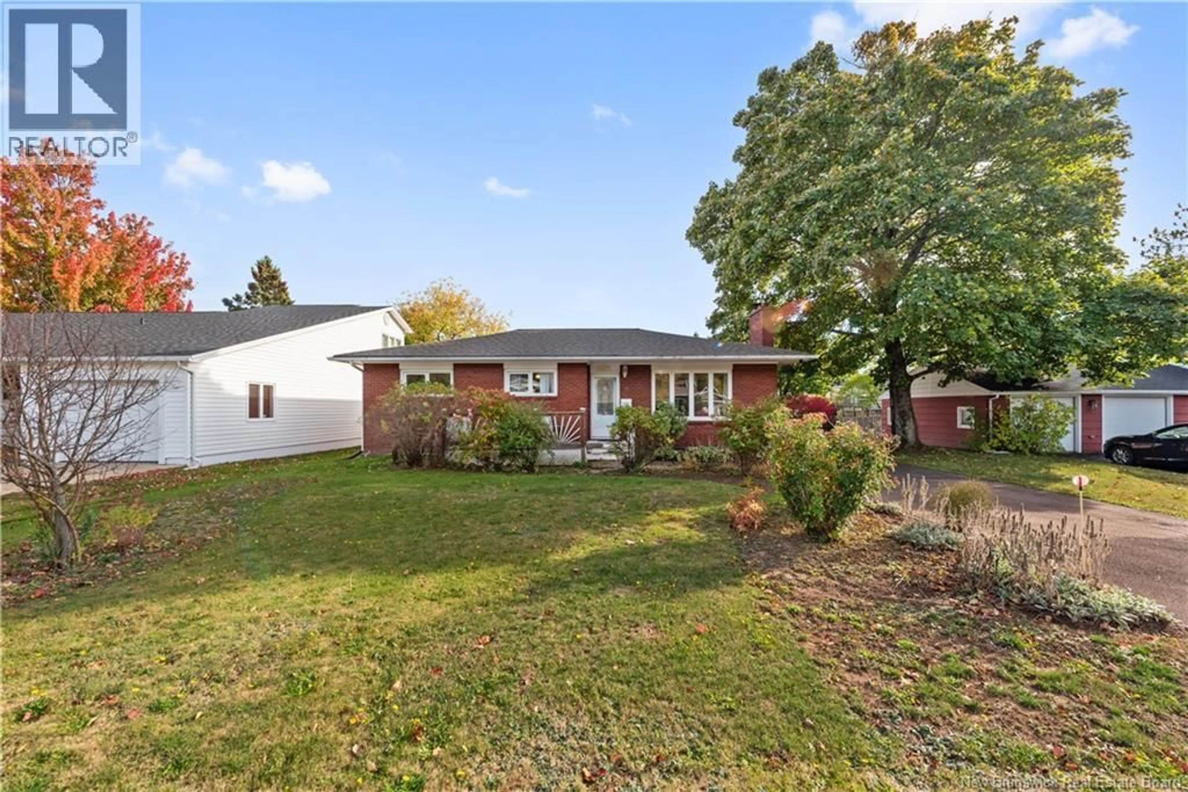 A pic from outside/outdoor area/front of a property/back of a property/a pic from drone, street for 136 GLENWOOD DRIVE, Moncton New Brunswick E1A2N1