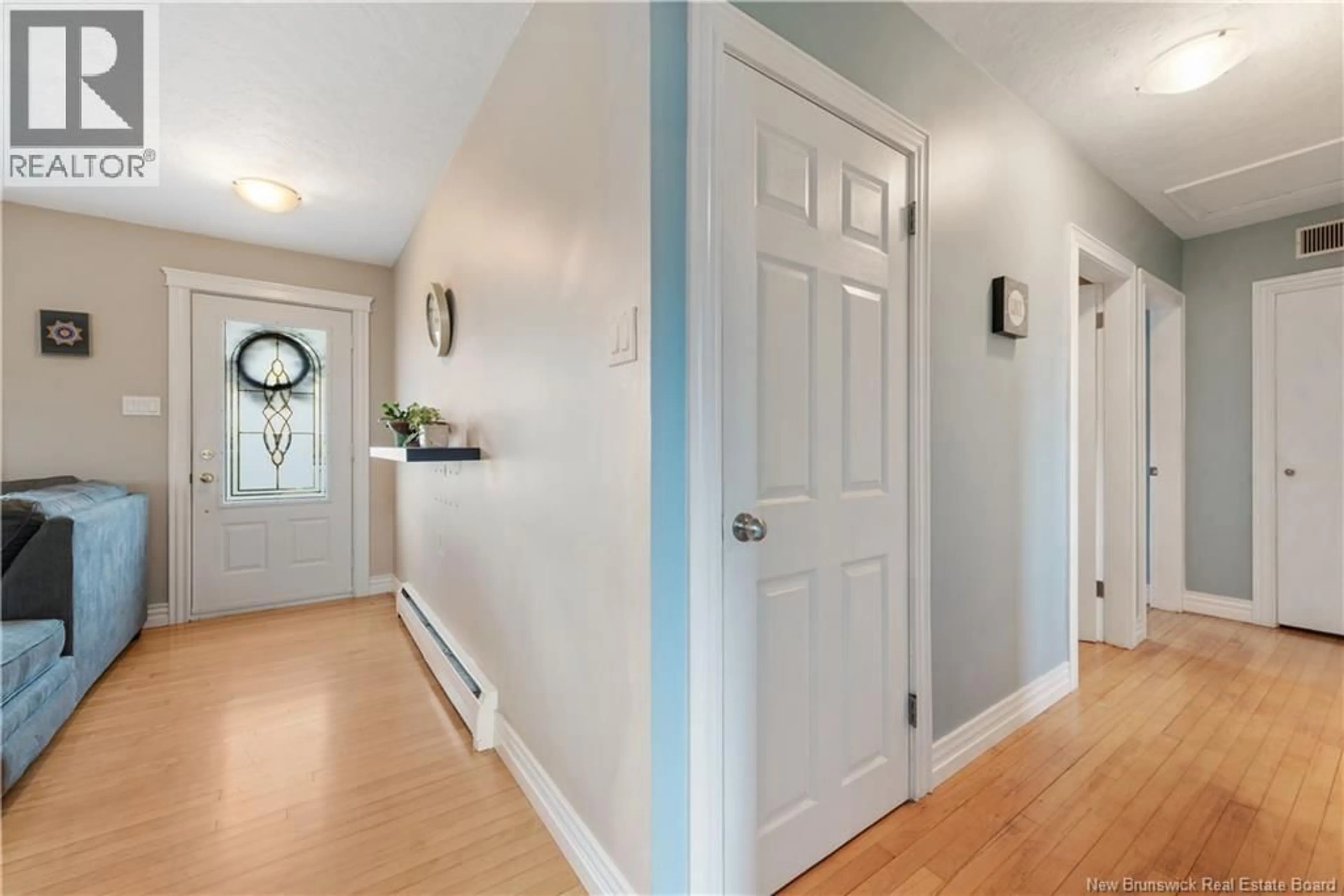 Indoor entryway for 136 GLENWOOD DRIVE, Moncton New Brunswick E1A2N1