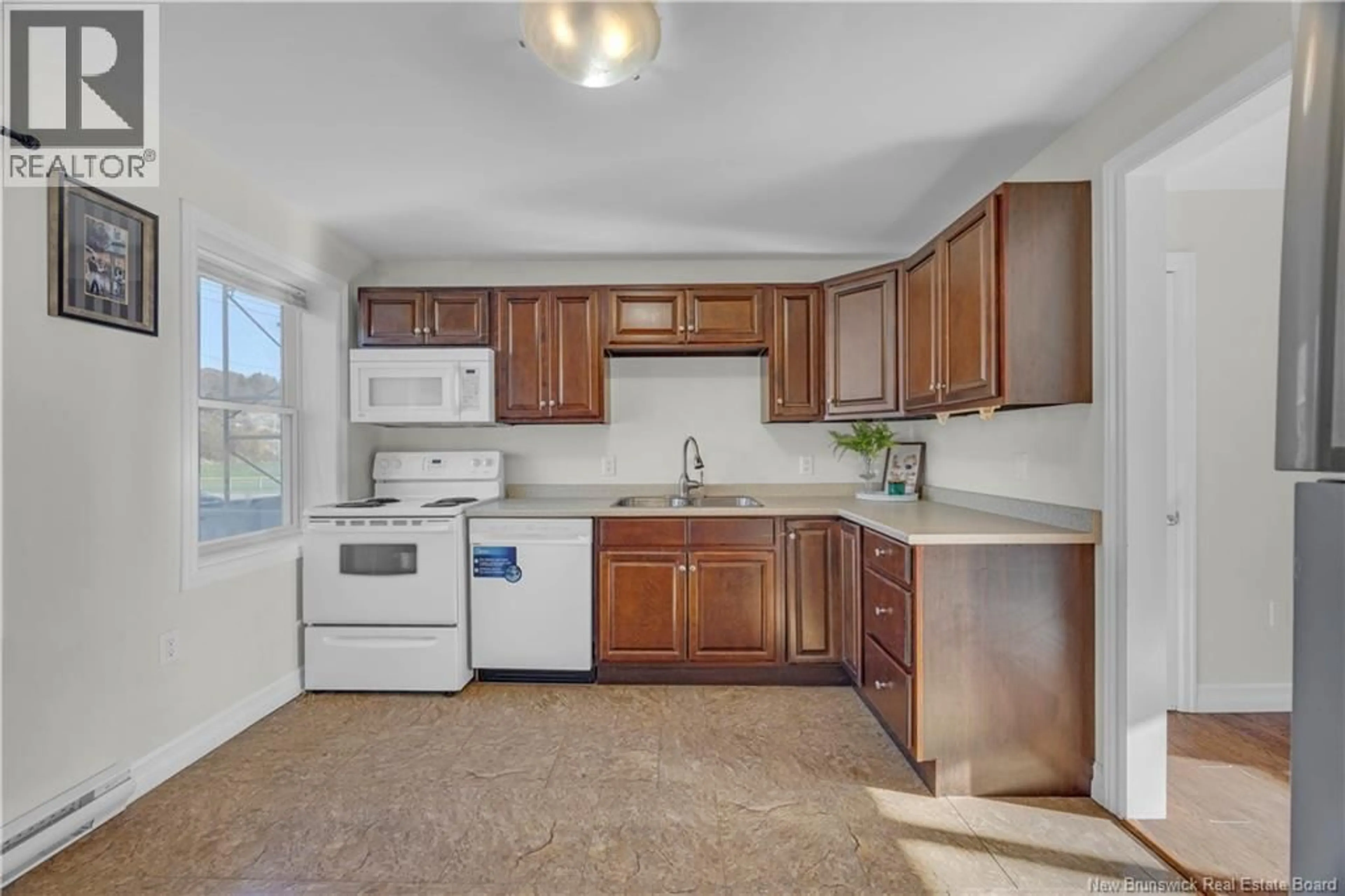 Standard kitchen, ceramic/tile floor for 247 GILBERT STREET, Saint John New Brunswick E2K4E3