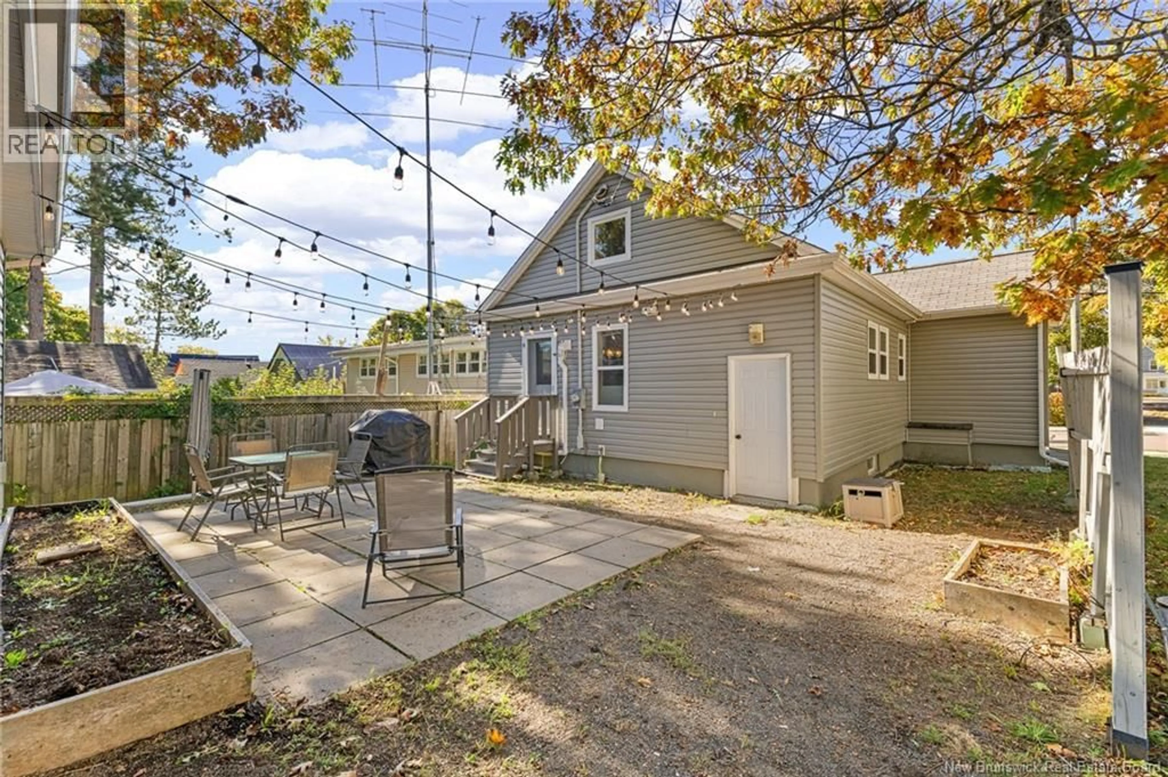 Patio, street for 67 PETER ST, Moncton New Brunswick E1A3W3