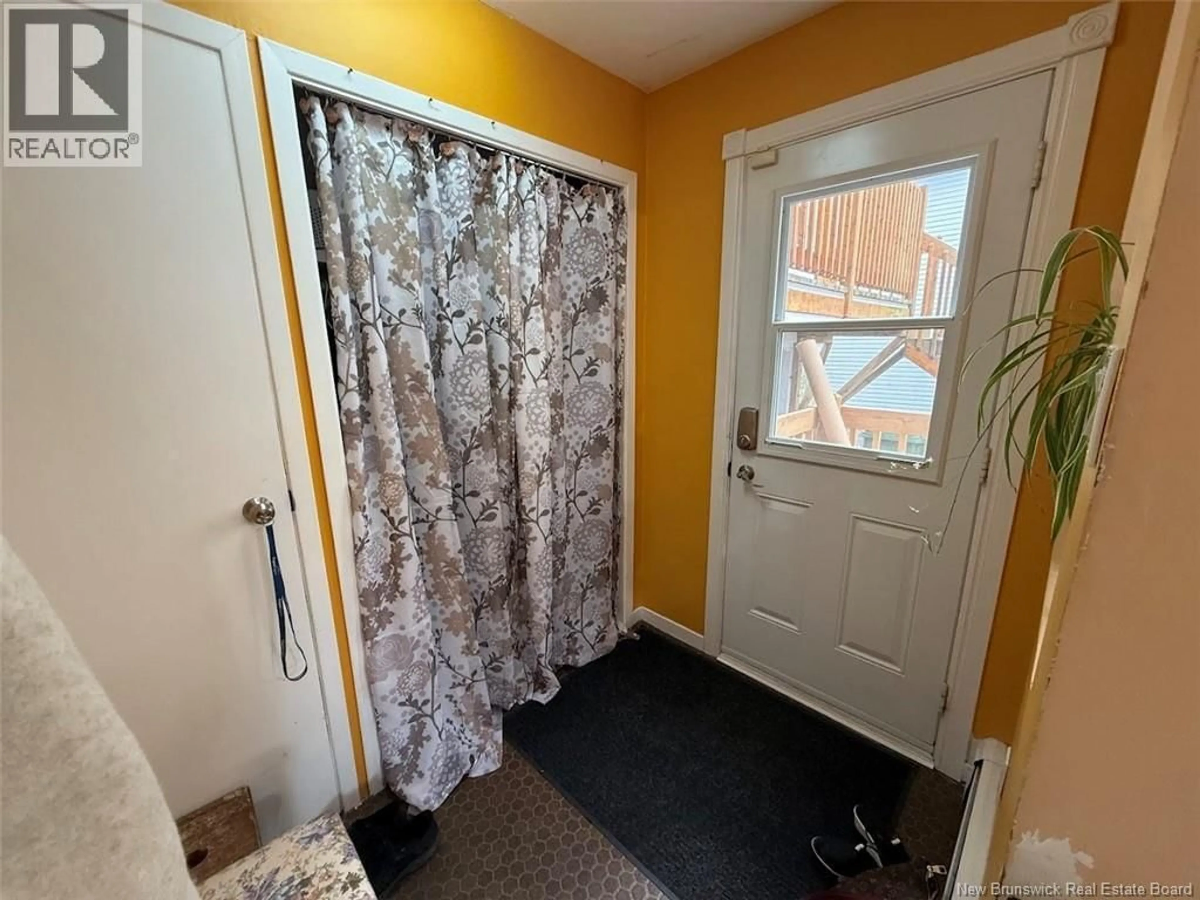 Indoor entryway for 67 ORDONNANCE STREET, Edmundston New Brunswick E3V1C6