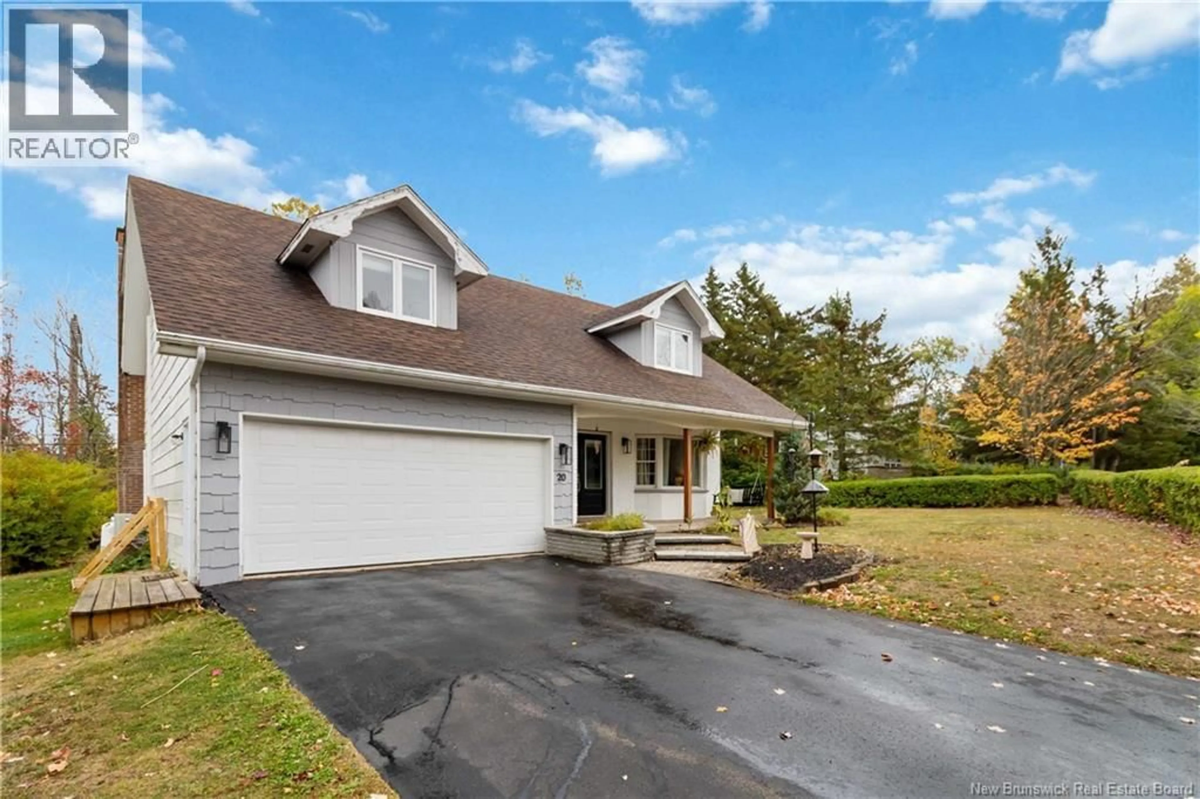 Home with vinyl exterior material, street for 20 HAVENWOOD COURT, Moncton New Brunswick E1A5W6