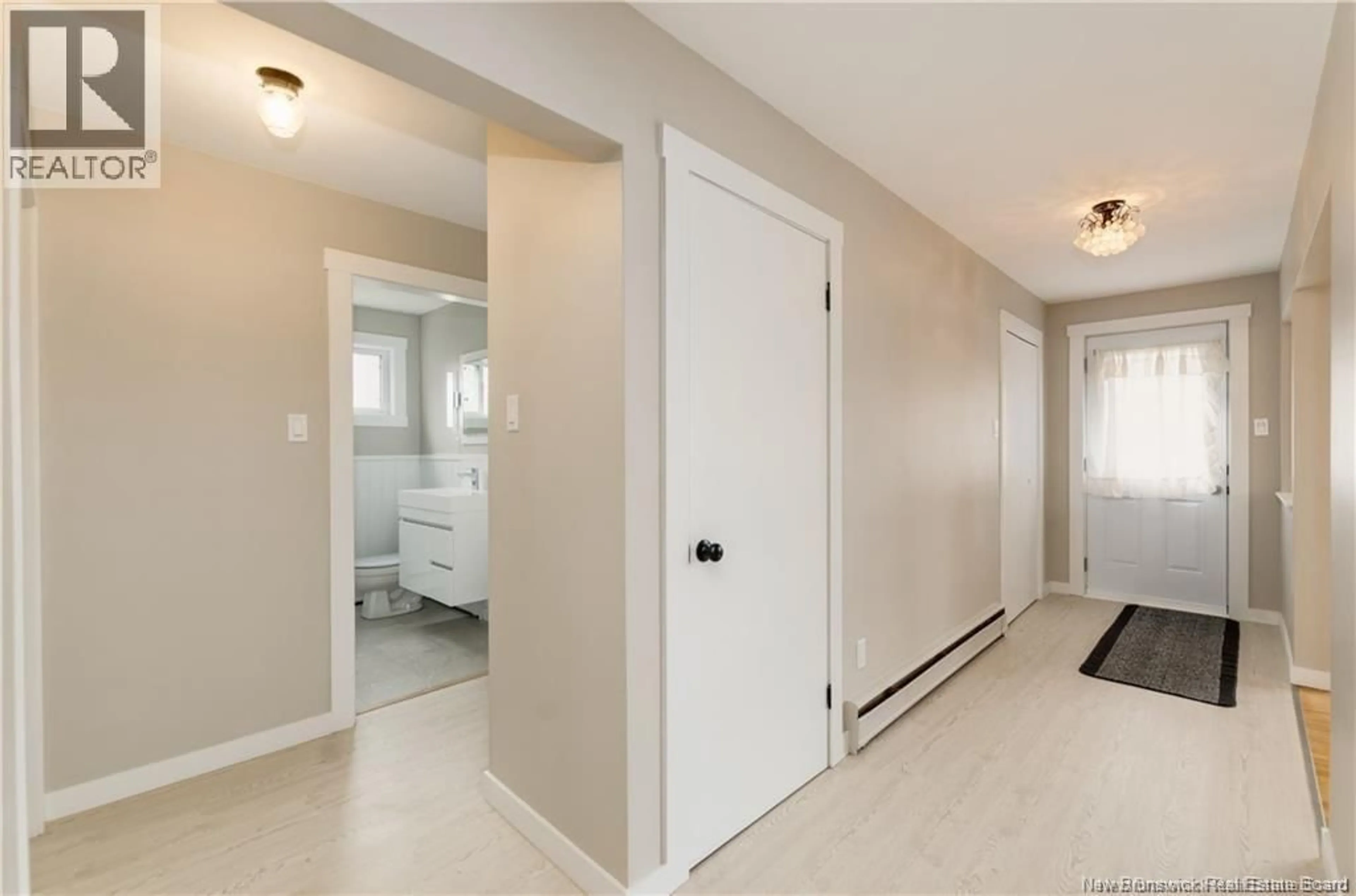 Indoor entryway for 93 EDWARD, Moncton New Brunswick E1A3Z1