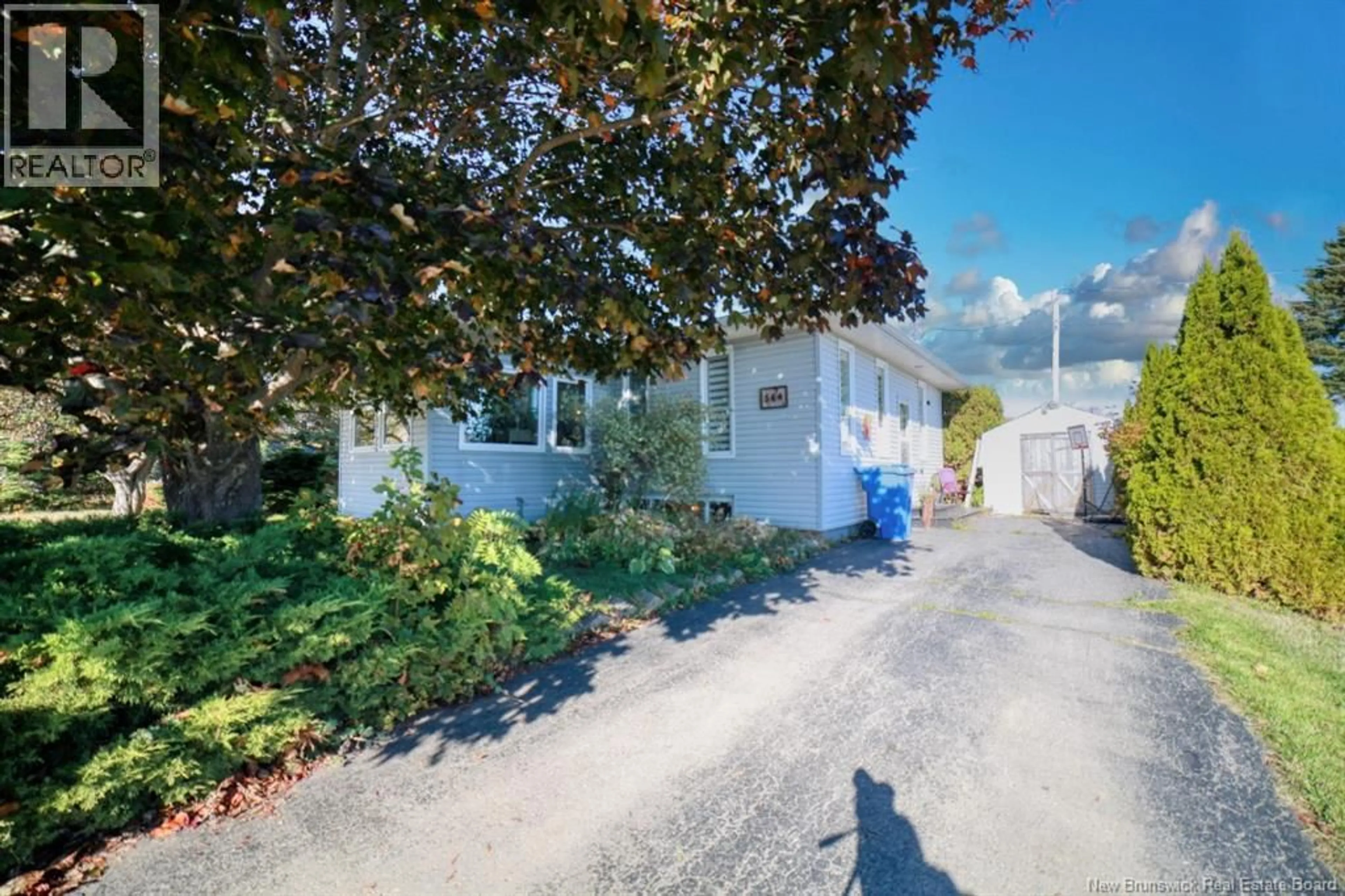 A pic from outside/outdoor area/front of a property/back of a property/a pic from drone, street for 564 PRINCIPALE, Beresford New Brunswick E8K2A8