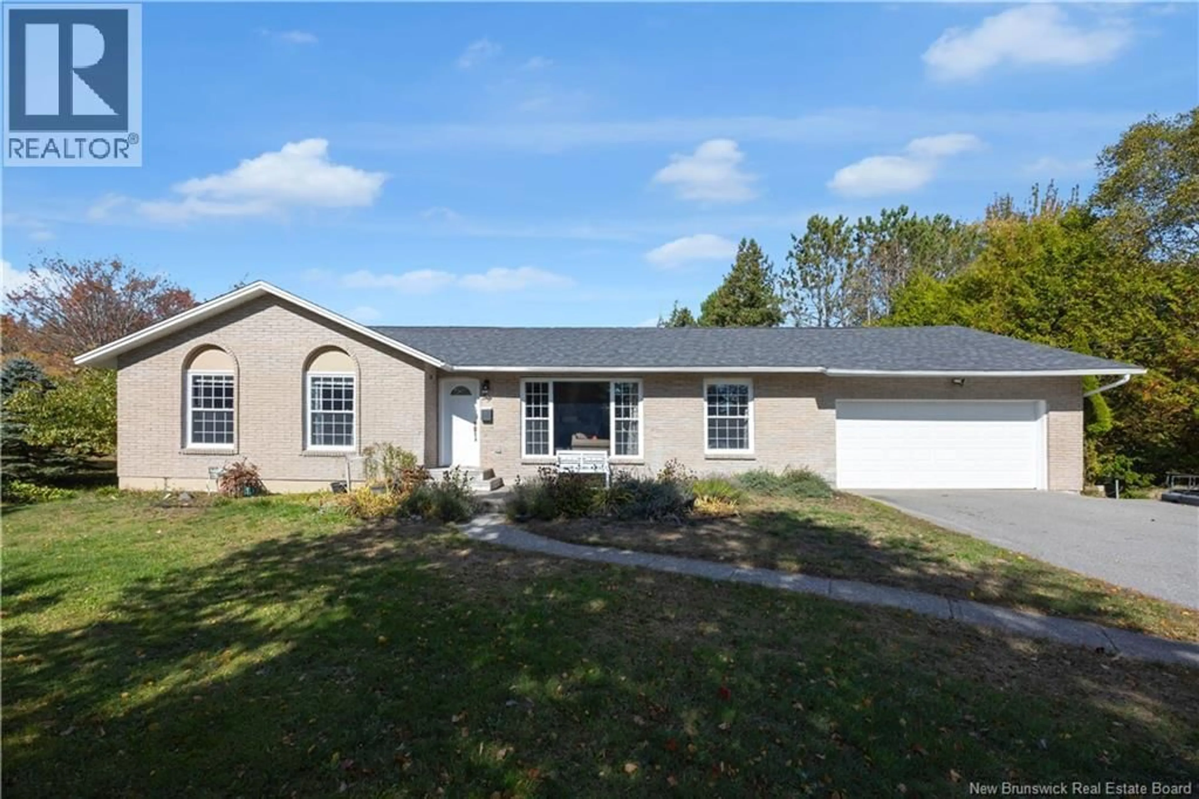 Home with vinyl exterior material, street for 29 PHILLIPS DRIVE, Quispamsis New Brunswick E2E4T4