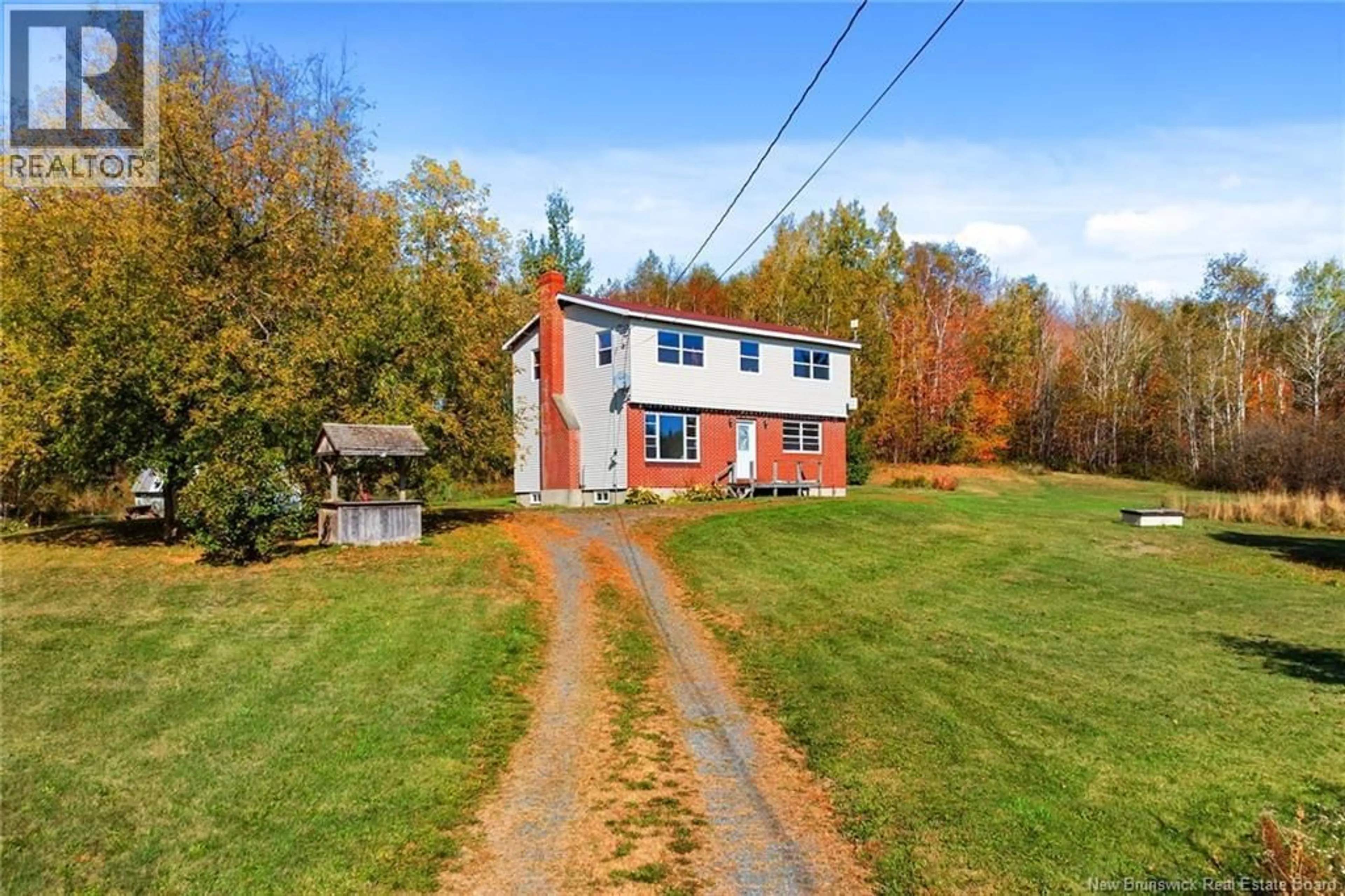 A pic from outside/outdoor area/front of a property/back of a property/a pic from drone, unknown for 275 NEWBURG ROAD, Pembroke New Brunswick E7N1X6