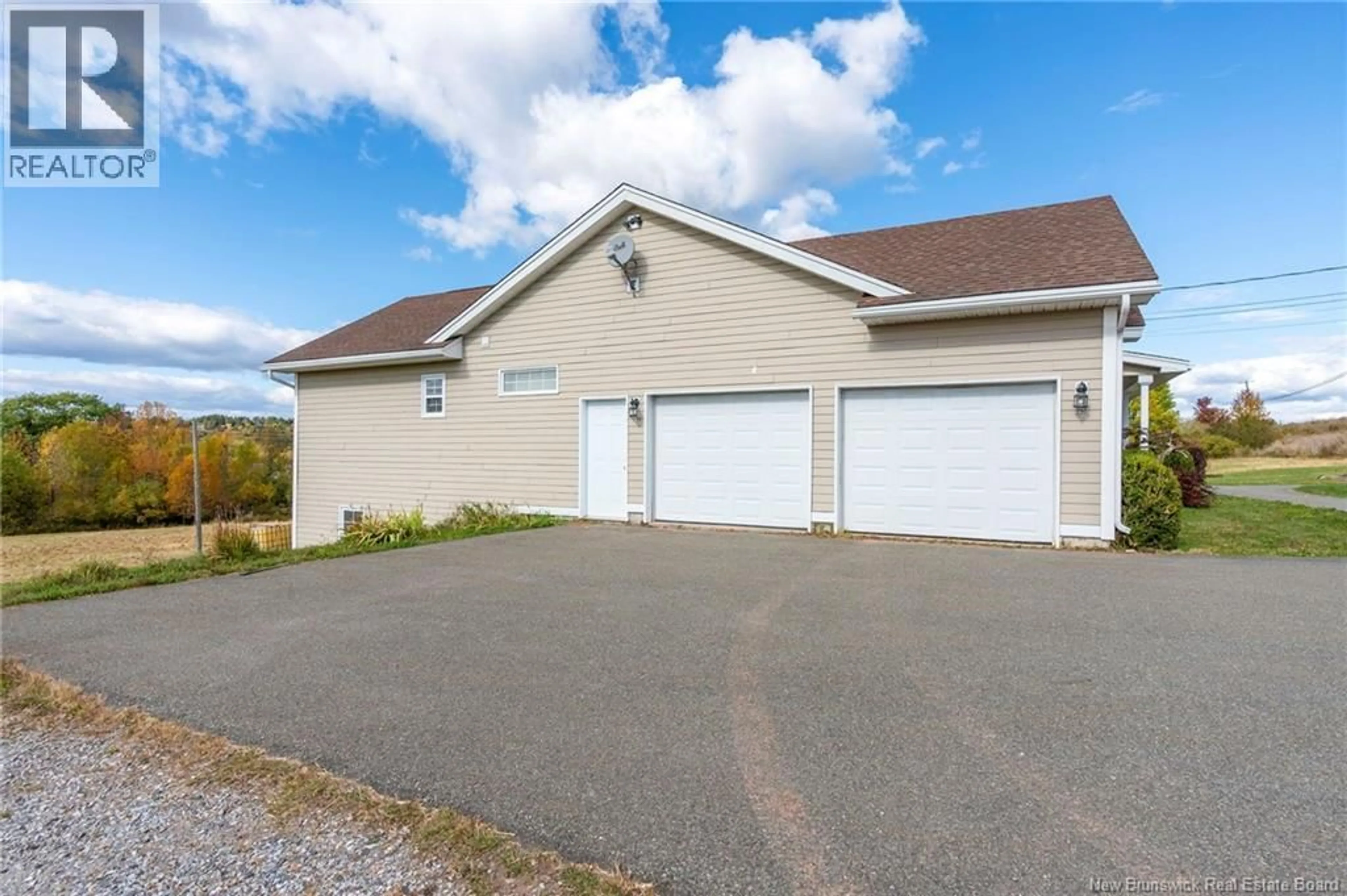 Indoor garage for 439 ROUTE 100, Nauwigewauk New Brunswick E5N6Z5