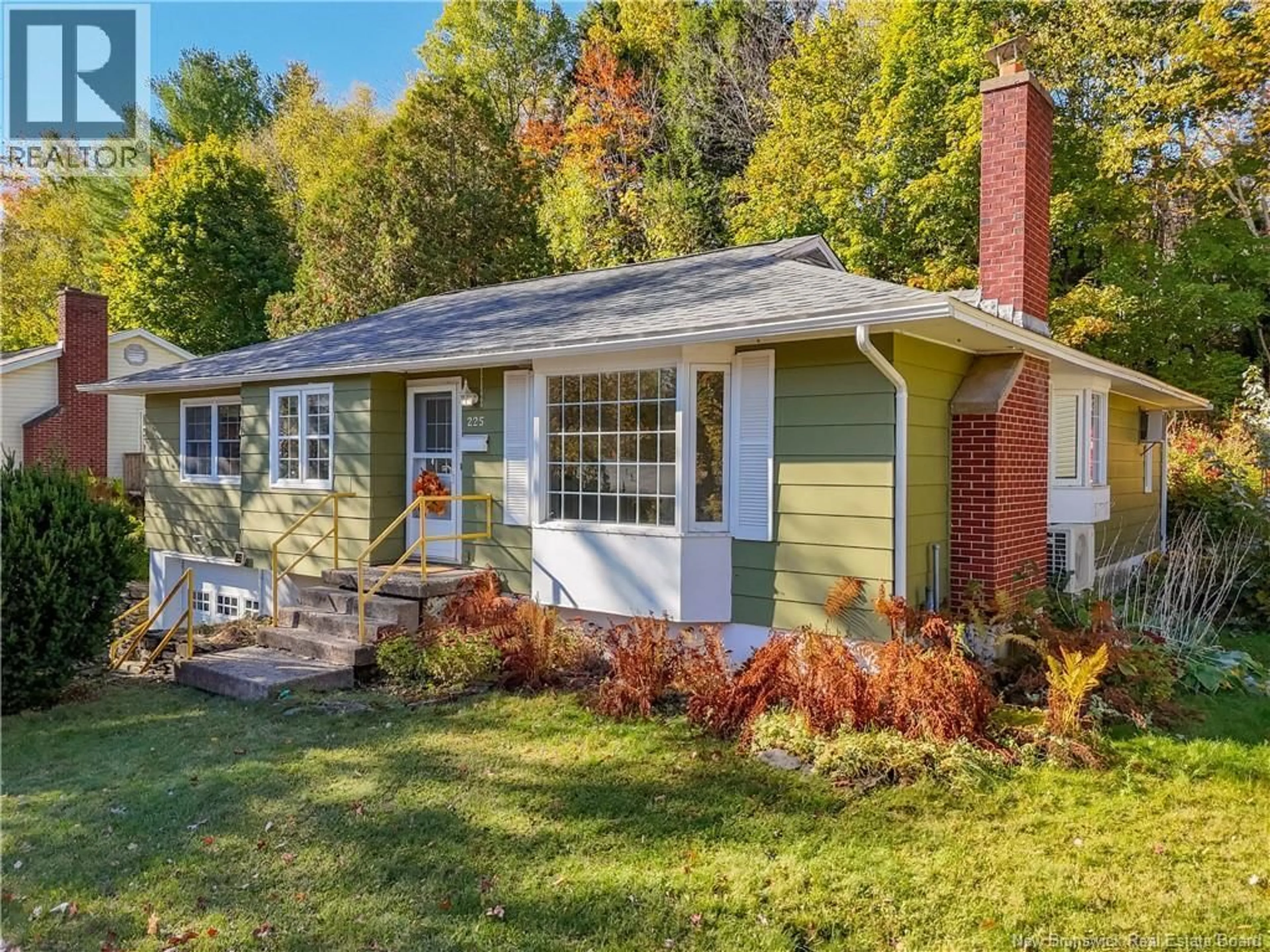 Home with vinyl exterior material, unknown for 225 WOODBRIDGE STREET, Fredericton New Brunswick E3B4R4