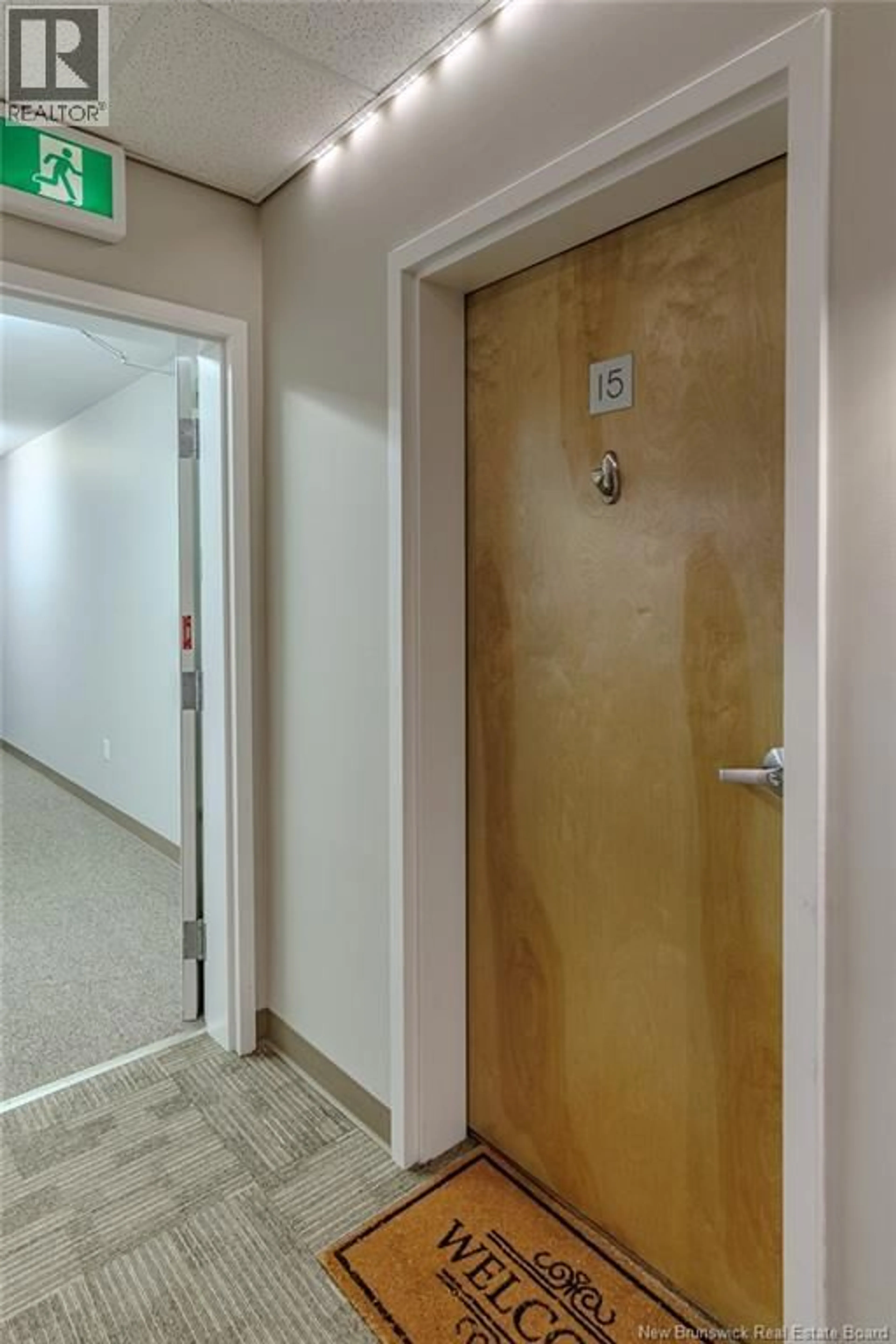 Indoor foyer for 15 - 130 ARLINGTON CRESCENT, Saint John New Brunswick E2K0J1