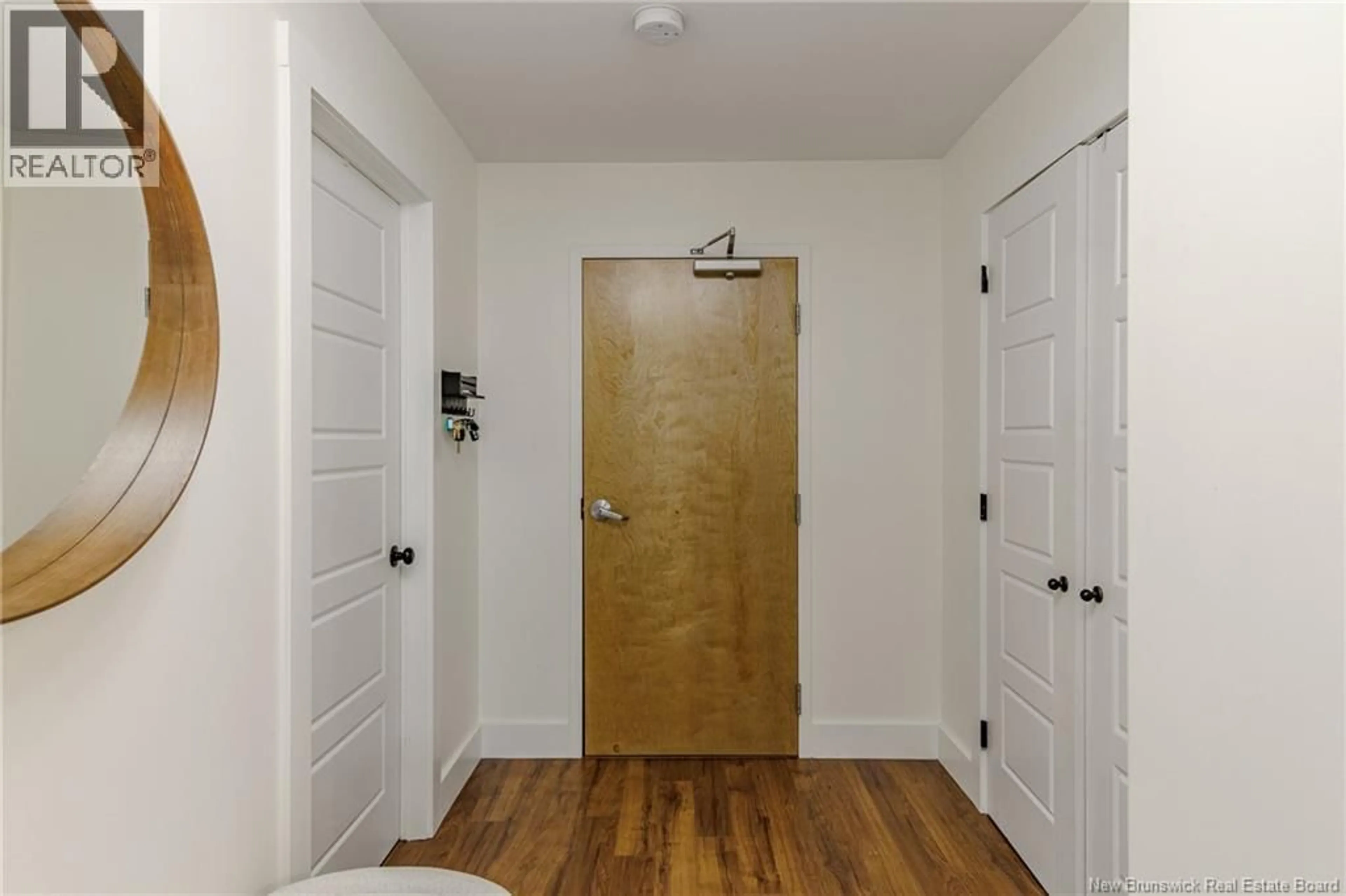 Indoor entryway for 15 - 130 ARLINGTON CRESCENT, Saint John New Brunswick E2K0J1