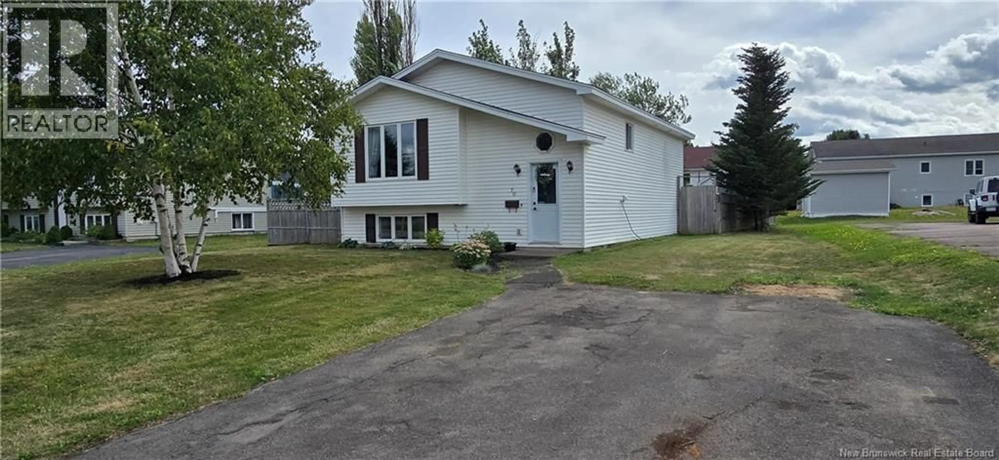 Unknown for 70 BONAVISTA COURT, Moncton New Brunswick E1G2H4