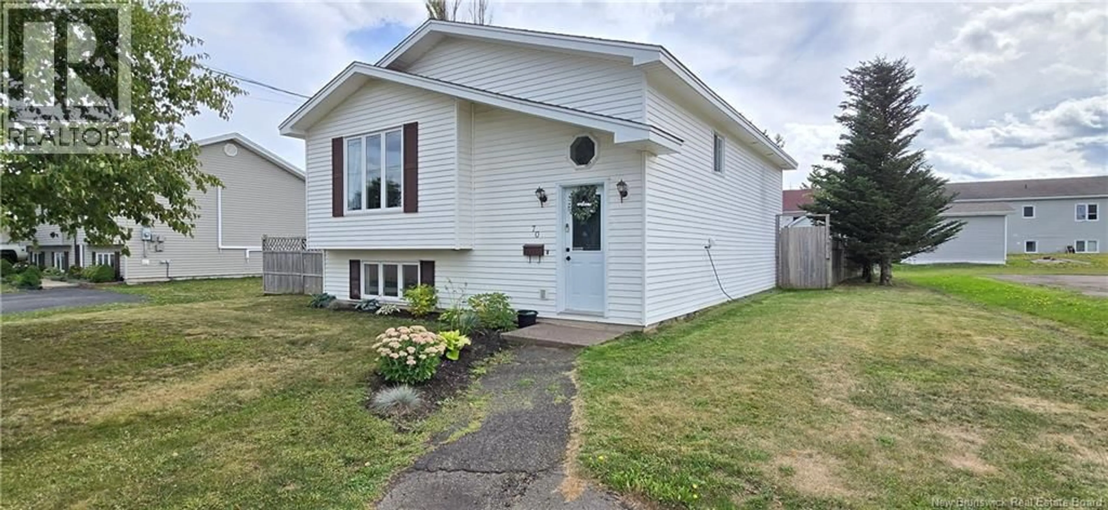 Unknown for 70 BONAVISTA COURT, Moncton New Brunswick E1G2H4