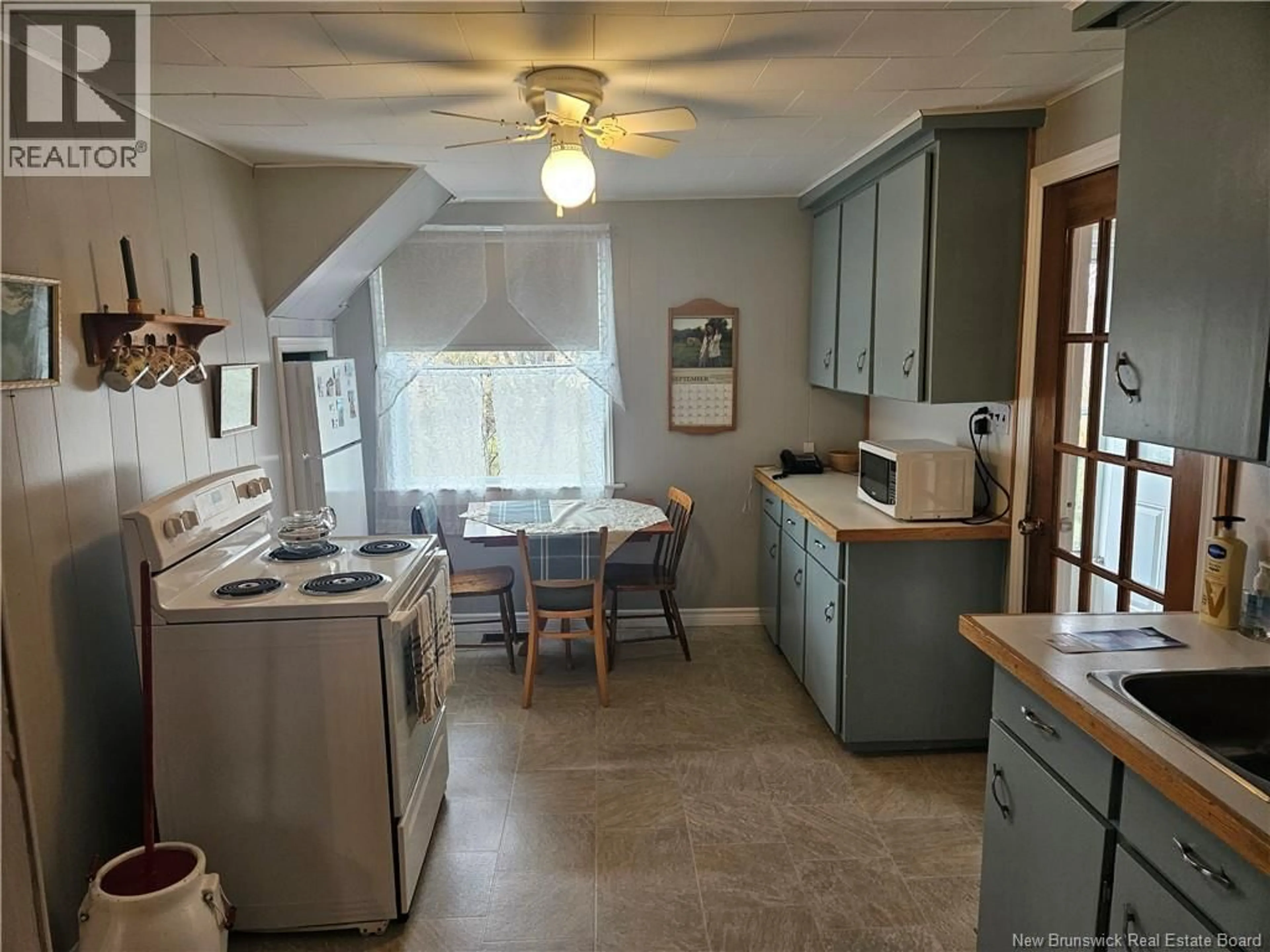 Standard kitchen, ceramic/tile floor for 169 MAIN STREET, Blackville New Brunswick E9B1S3