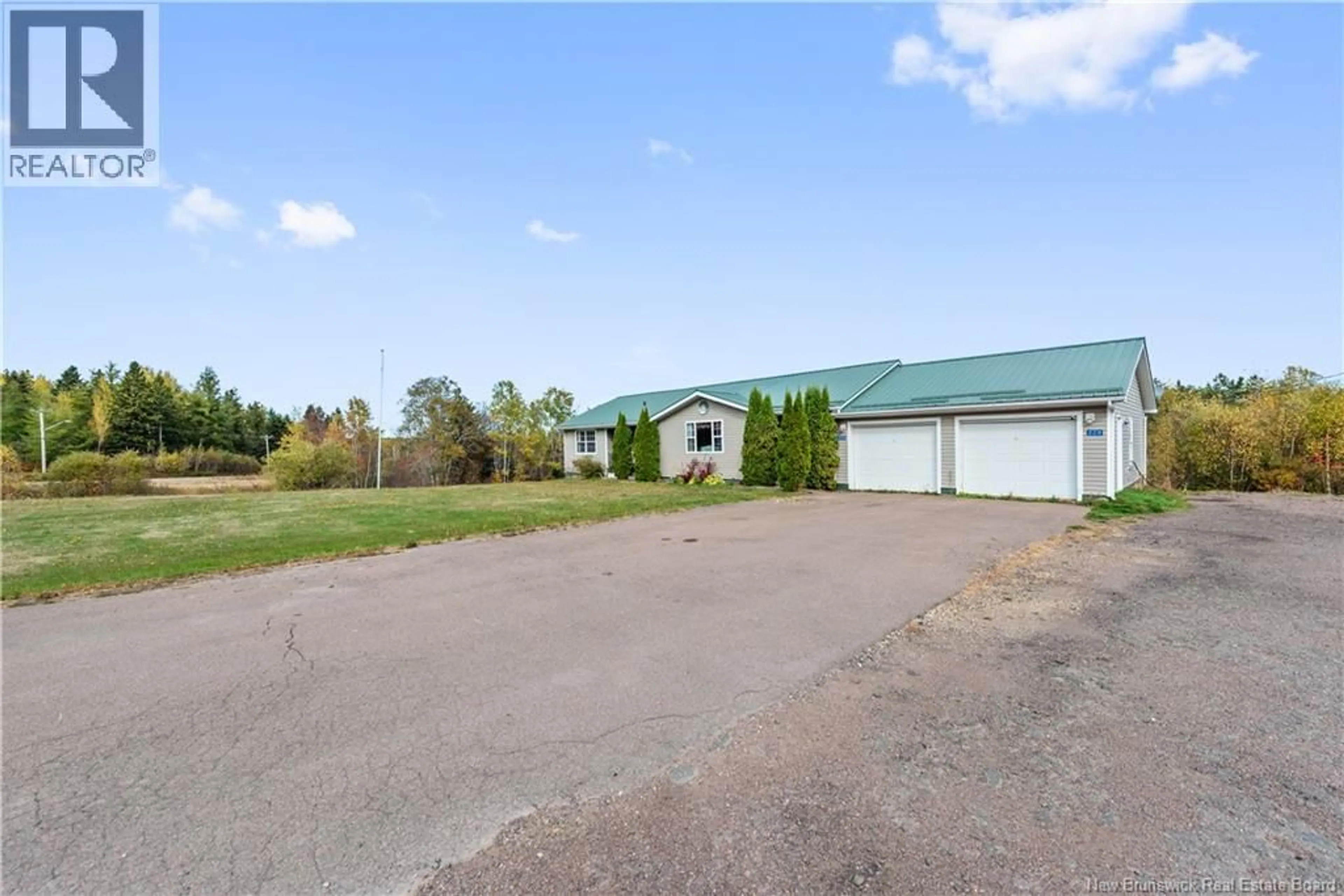 A pic from outside/outdoor area/front of a property/back of a property/a pic from drone, building for 228 OLD SHEDIAC, Memramcook New Brunswick E4K1W2