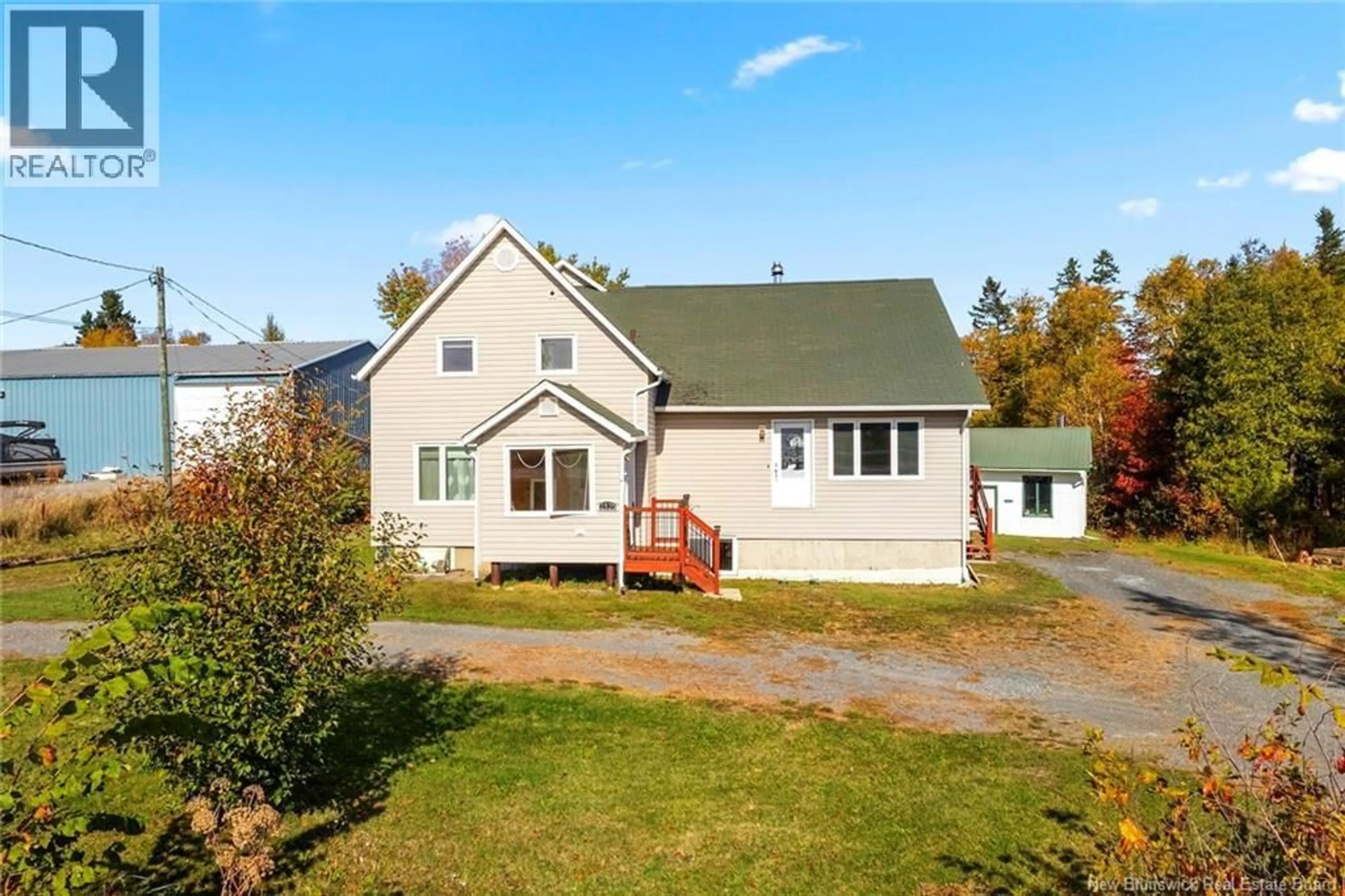 A pic from outside/outdoor area/front of a property/back of a property/a pic from drone, building for 2535 ROUTE 102, Lincoln New Brunswick E3B7E6