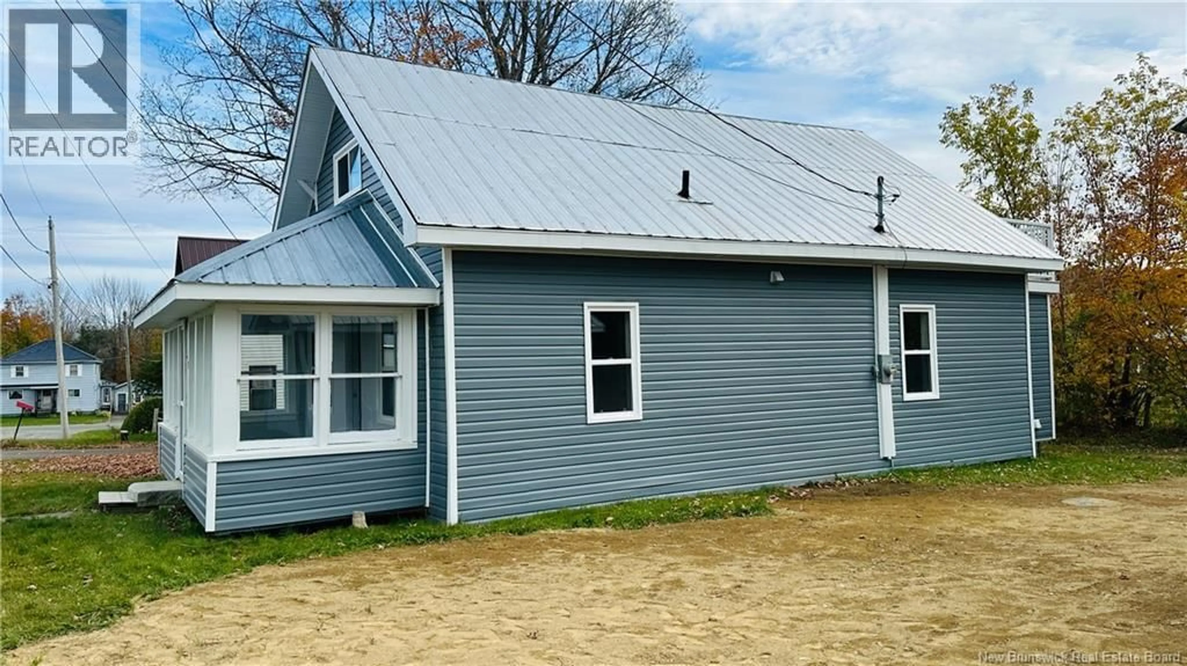 Home with vinyl exterior material, building for 13 OCHARD STREET, Canterbury New Brunswick E3M2S7
