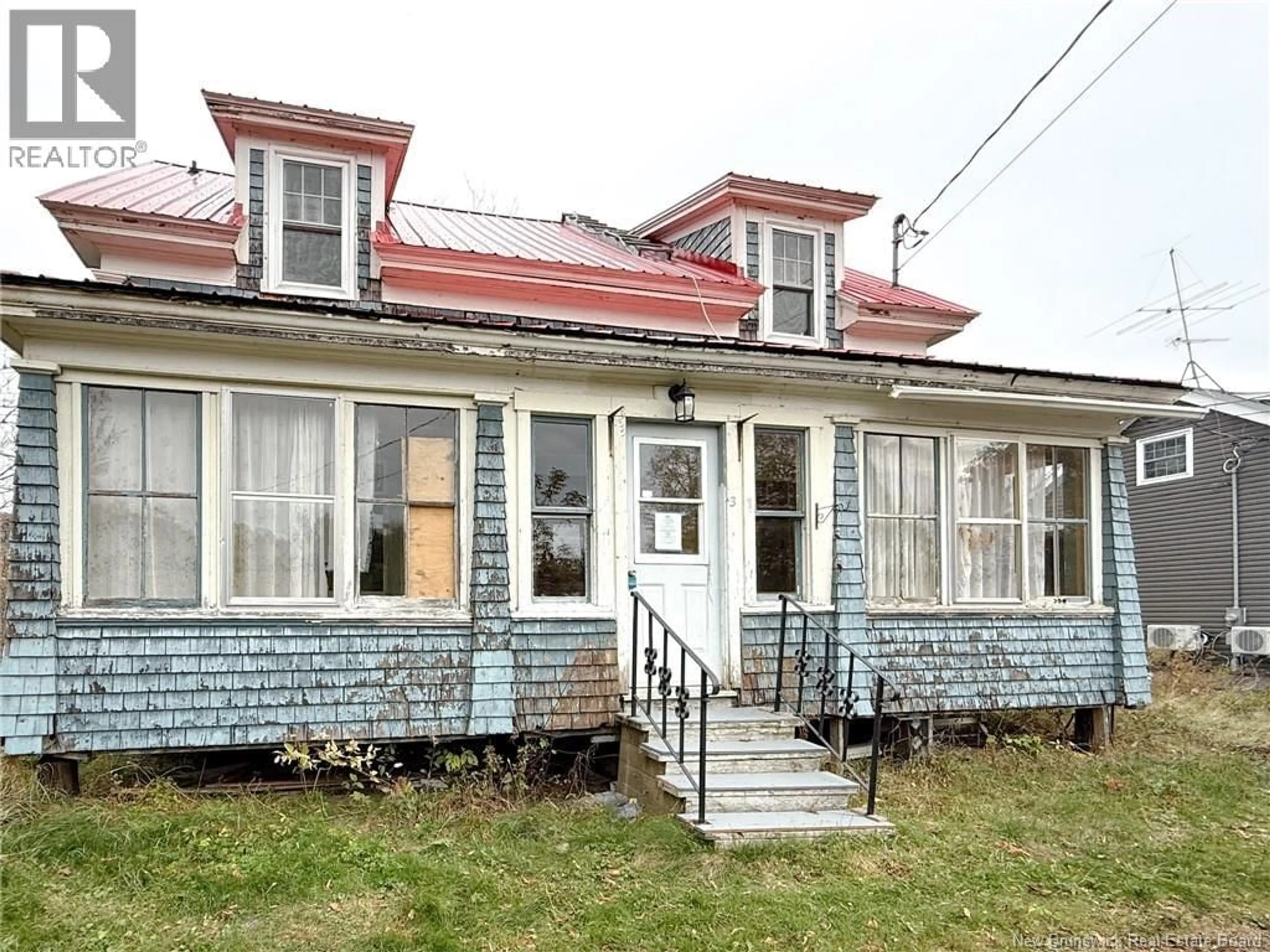 Home with vinyl exterior material, street for 31 JEWETT DRIVE, Aroostook New Brunswick E7H2T3