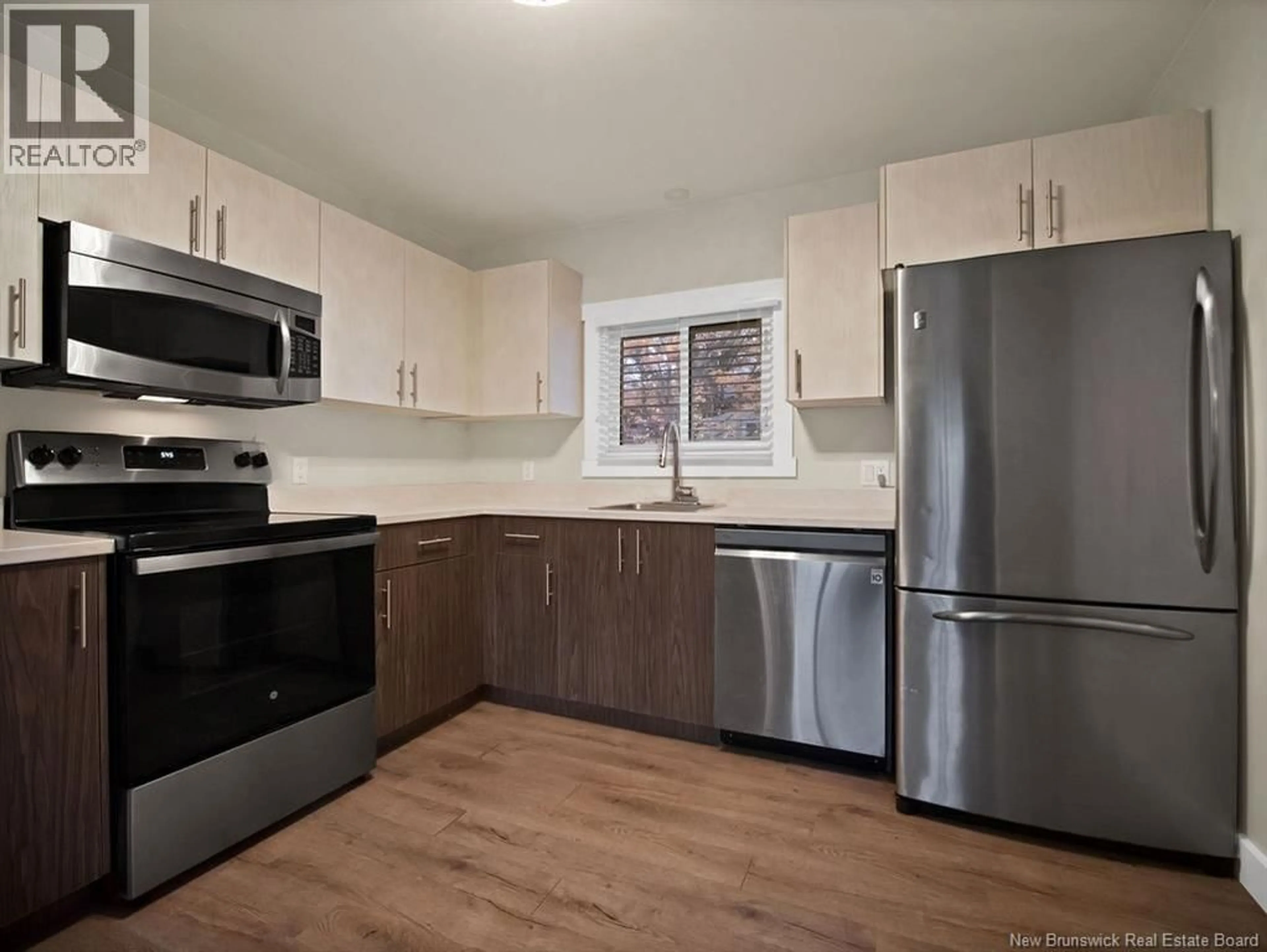Standard kitchen, wood/laminate floor for 130 WENTWORTH DRIVE, Riverview New Brunswick E1B2T5