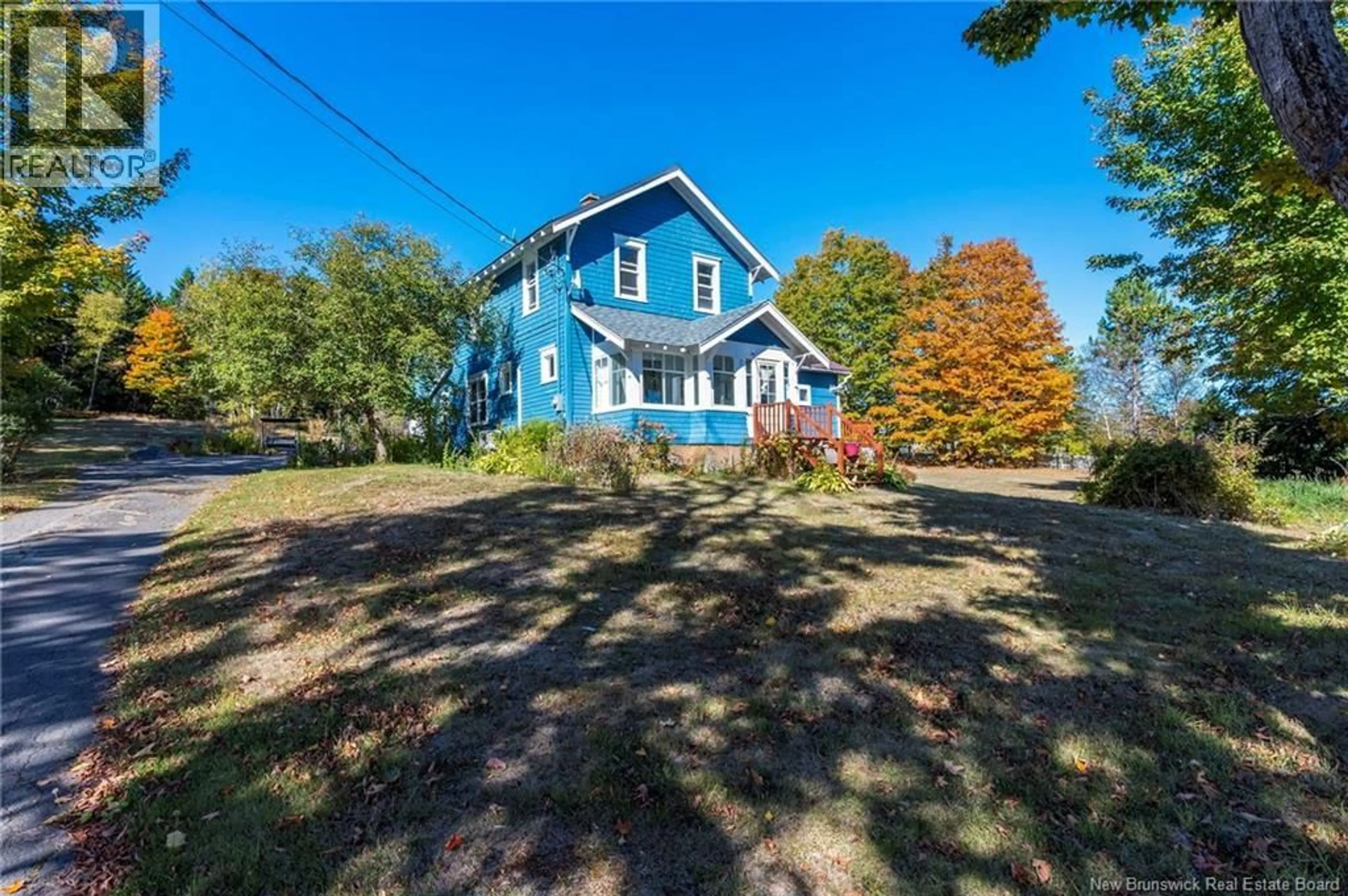 A pic from outside/outdoor area/front of a property/back of a property/a pic from drone, unknown for 3988 ROUTE 114, Hopewell Cape New Brunswick E4H3K1