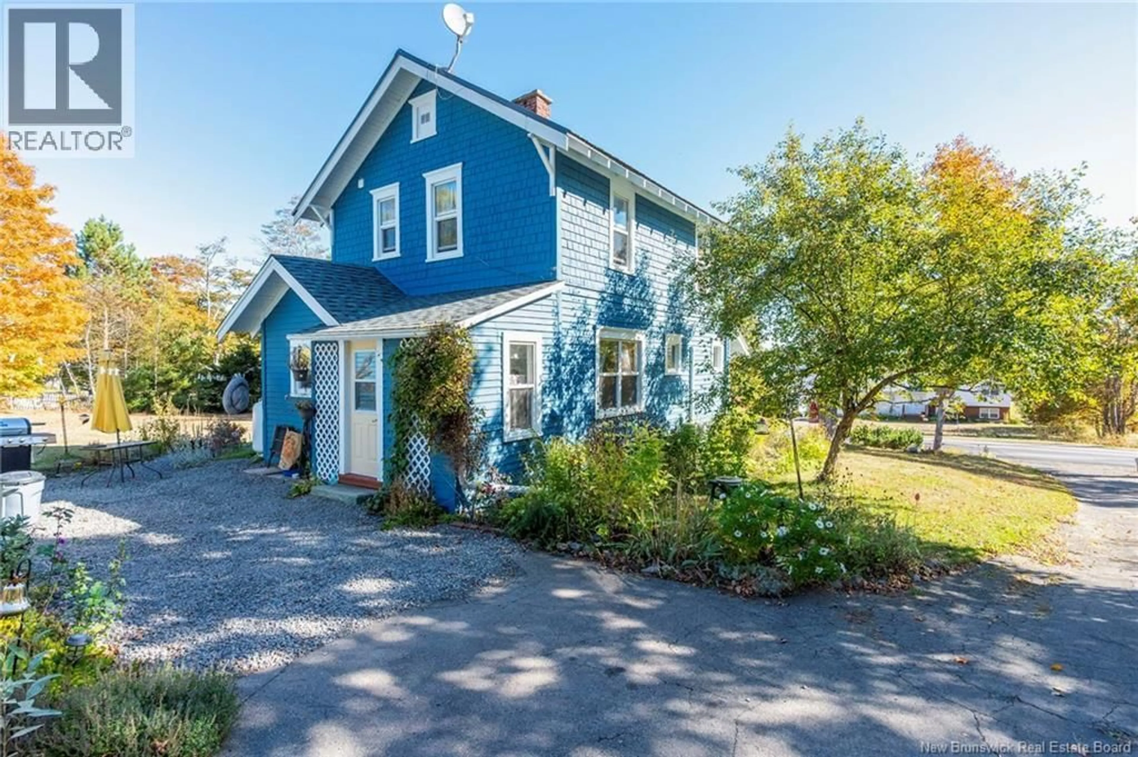 Home with vinyl exterior material, street for 3988 ROUTE 114, Hopewell Cape New Brunswick E4H3K1
