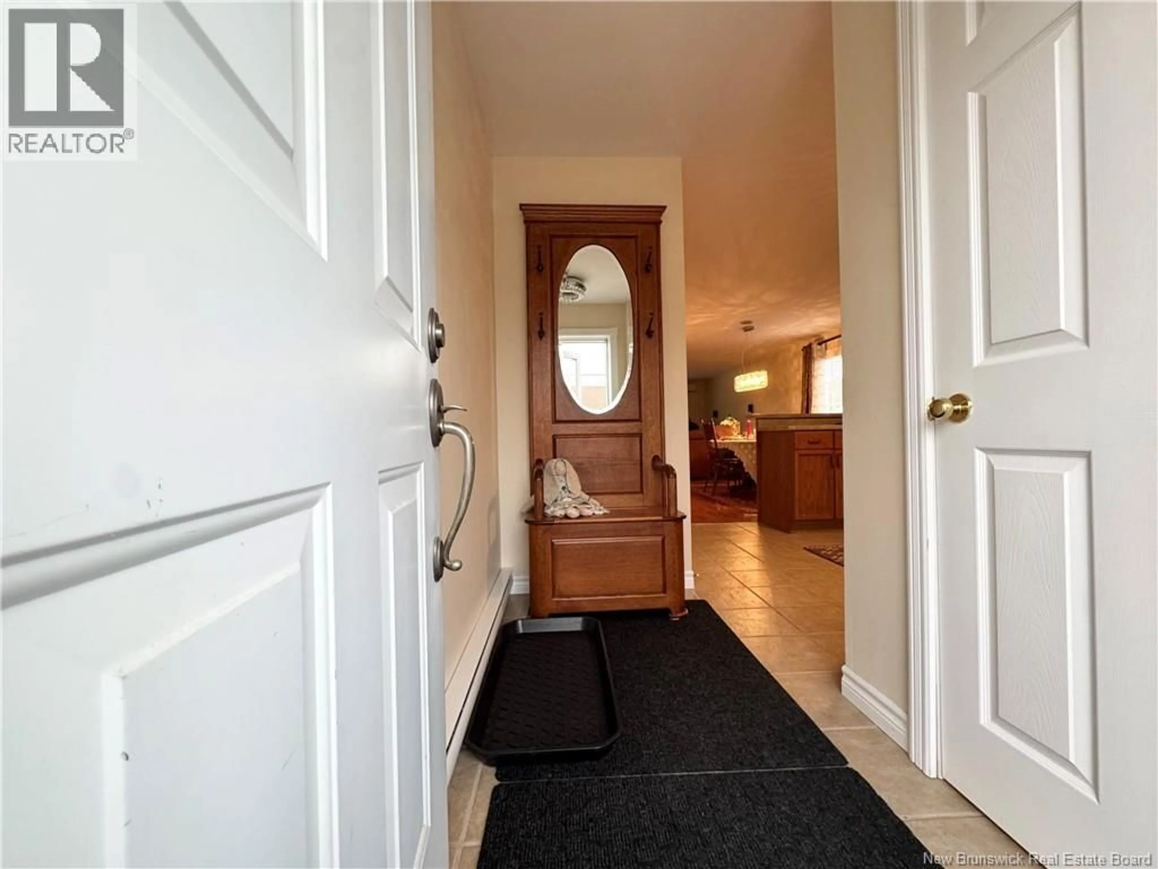 Indoor entryway for 1 - 500 RIVERSIDE DRIVE DRIVE, Fredericton New Brunswick E3A8C2